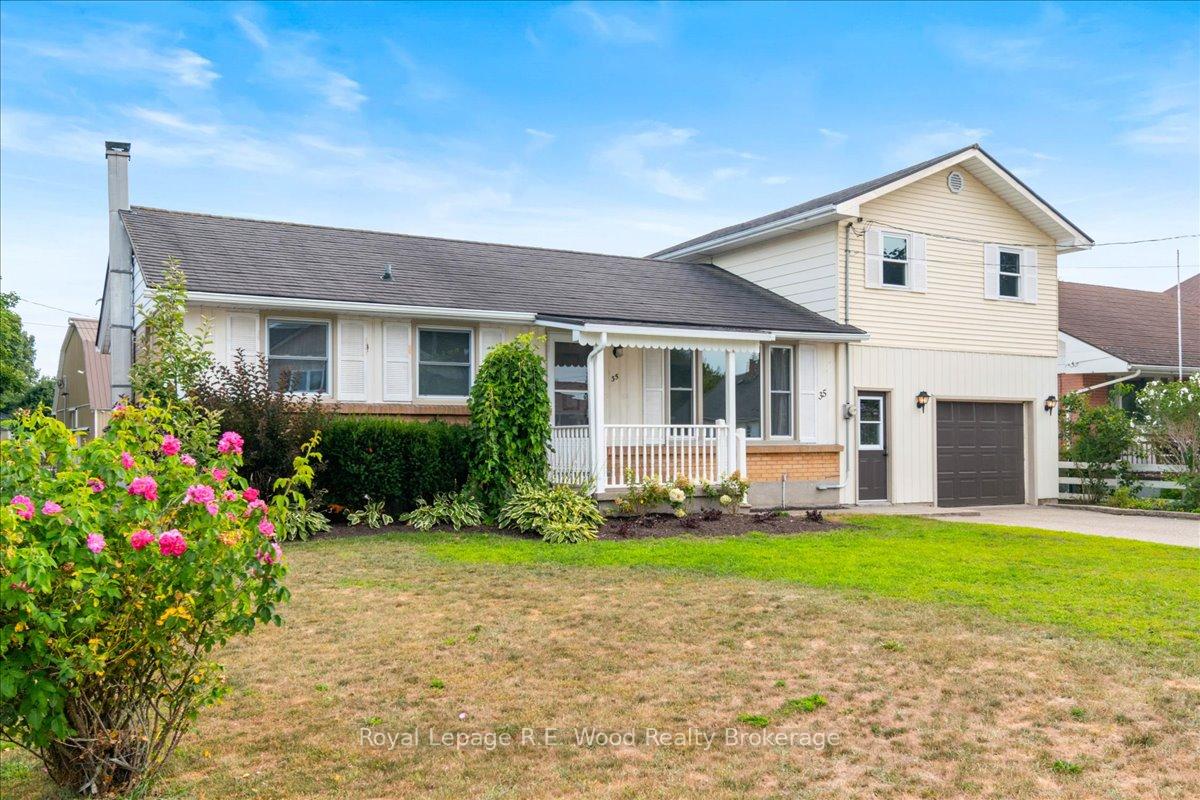 Photo 2 of 35 Sanders Street, Tillsonburg — HOMEH