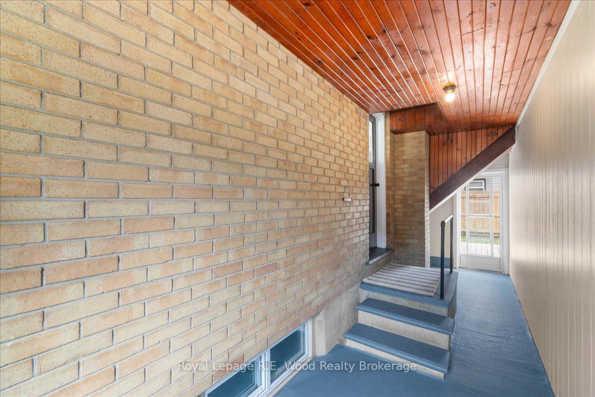 Photo 21 of 35 Sanders Street, Tillsonburg — HOMEH
