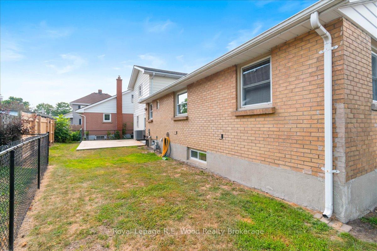 Photo 23 of 35 Sanders Street, Tillsonburg — HOMEH