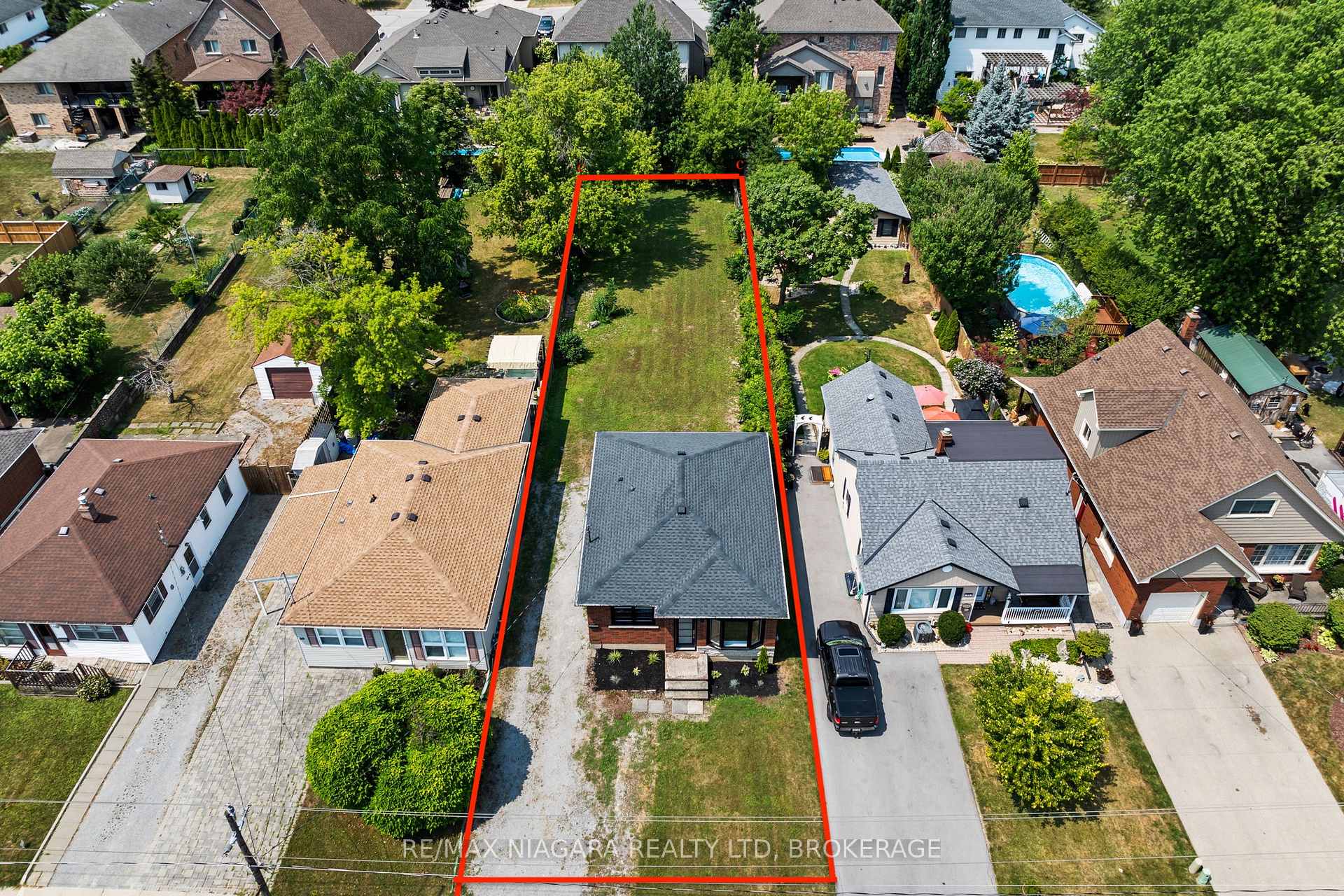 Photo 2 of 53 Collier Road S, Thorold, Confederation Heights — HOMEH