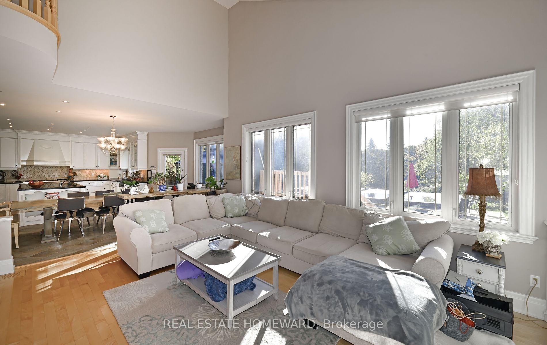 Photo 8 of 67 Parkview Hill Crescent, Toronto, O'Connor-Parkview — HOMEH