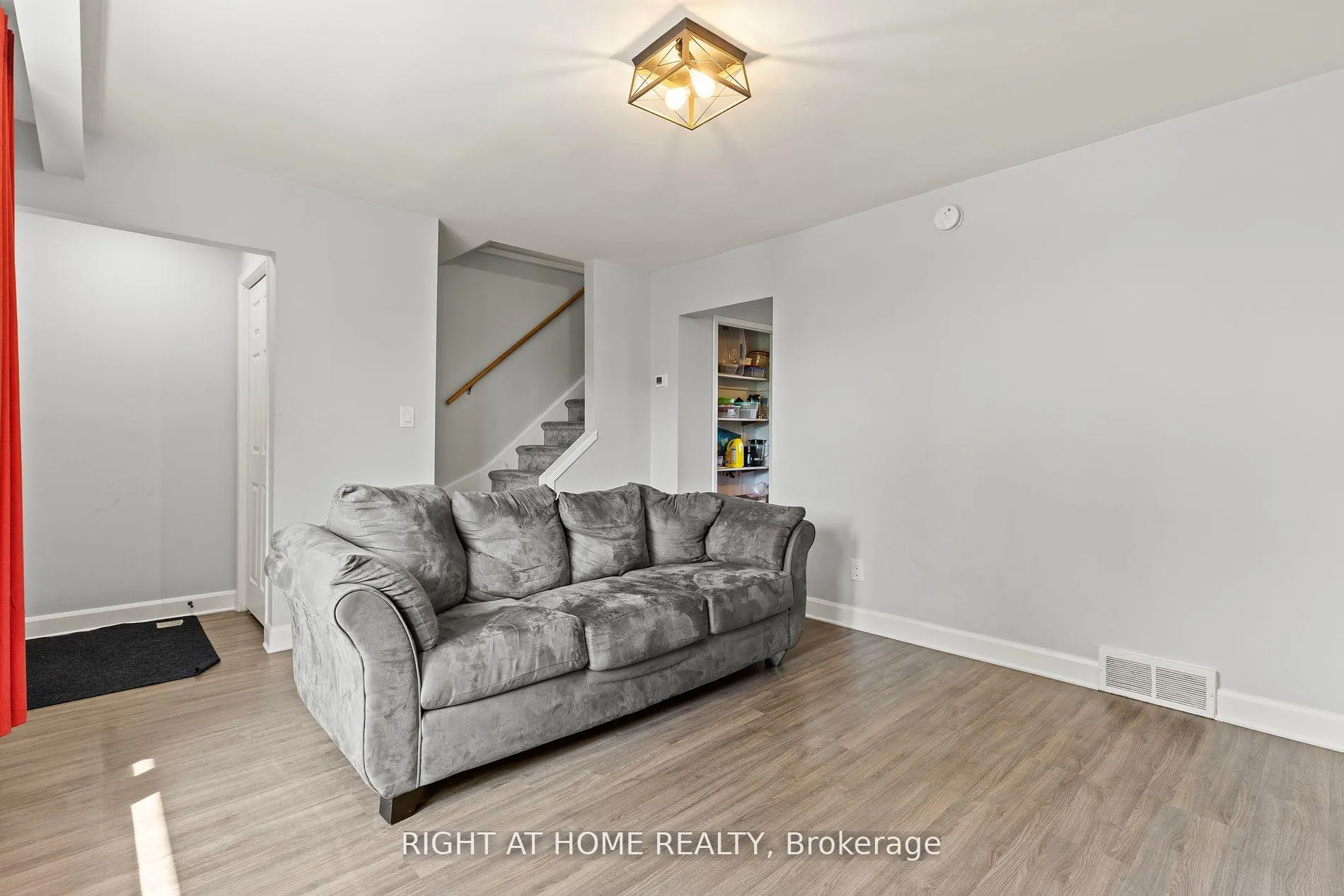 Photo 4 of 10 Mcdougall Drive, Thorold, Confederation Heights — HOMEH