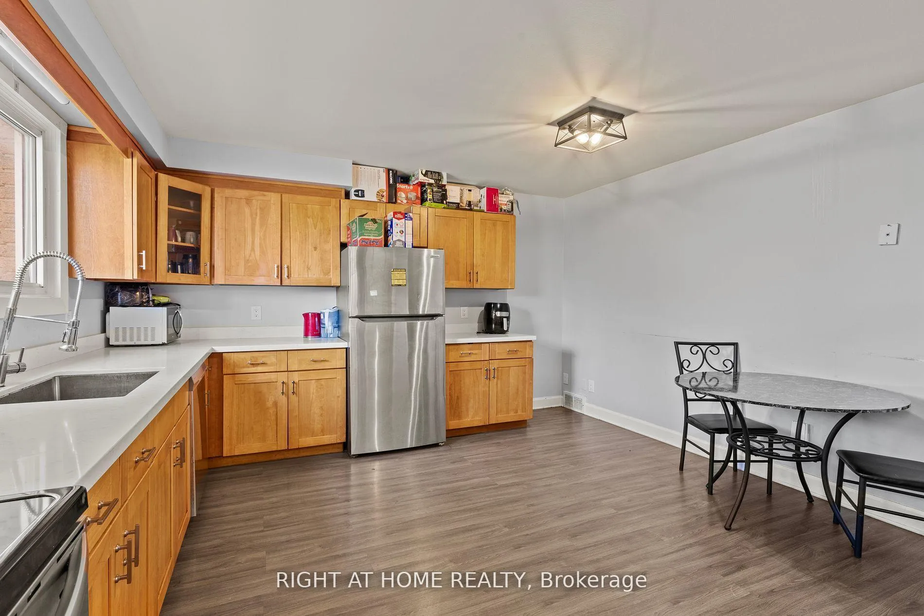Photo 7 of 10 Mcdougall Drive, Thorold, Confederation Heights — HOMEH