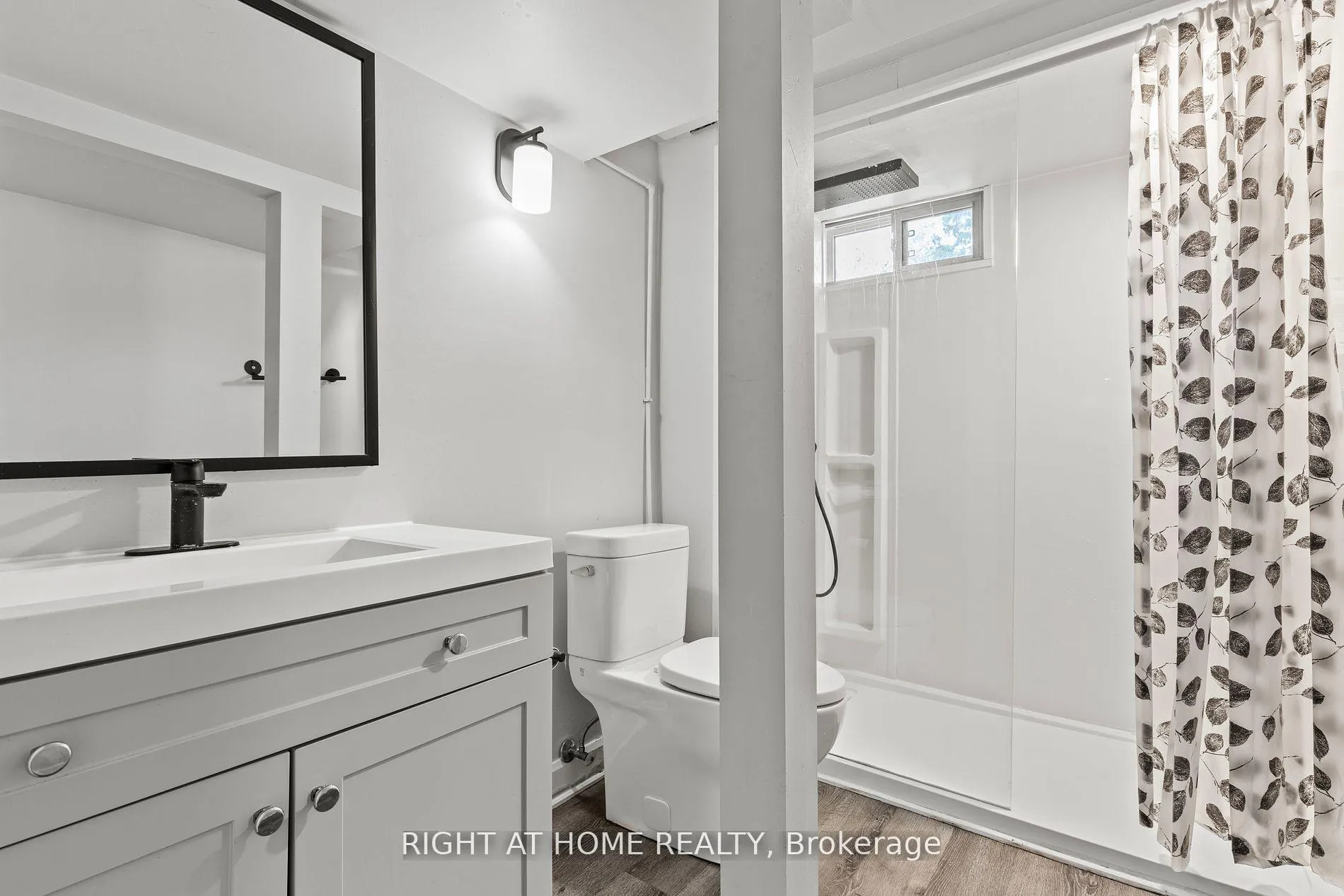 Photo 14 of 10 Mcdougall Drive, Thorold, Confederation Heights — HOMEH