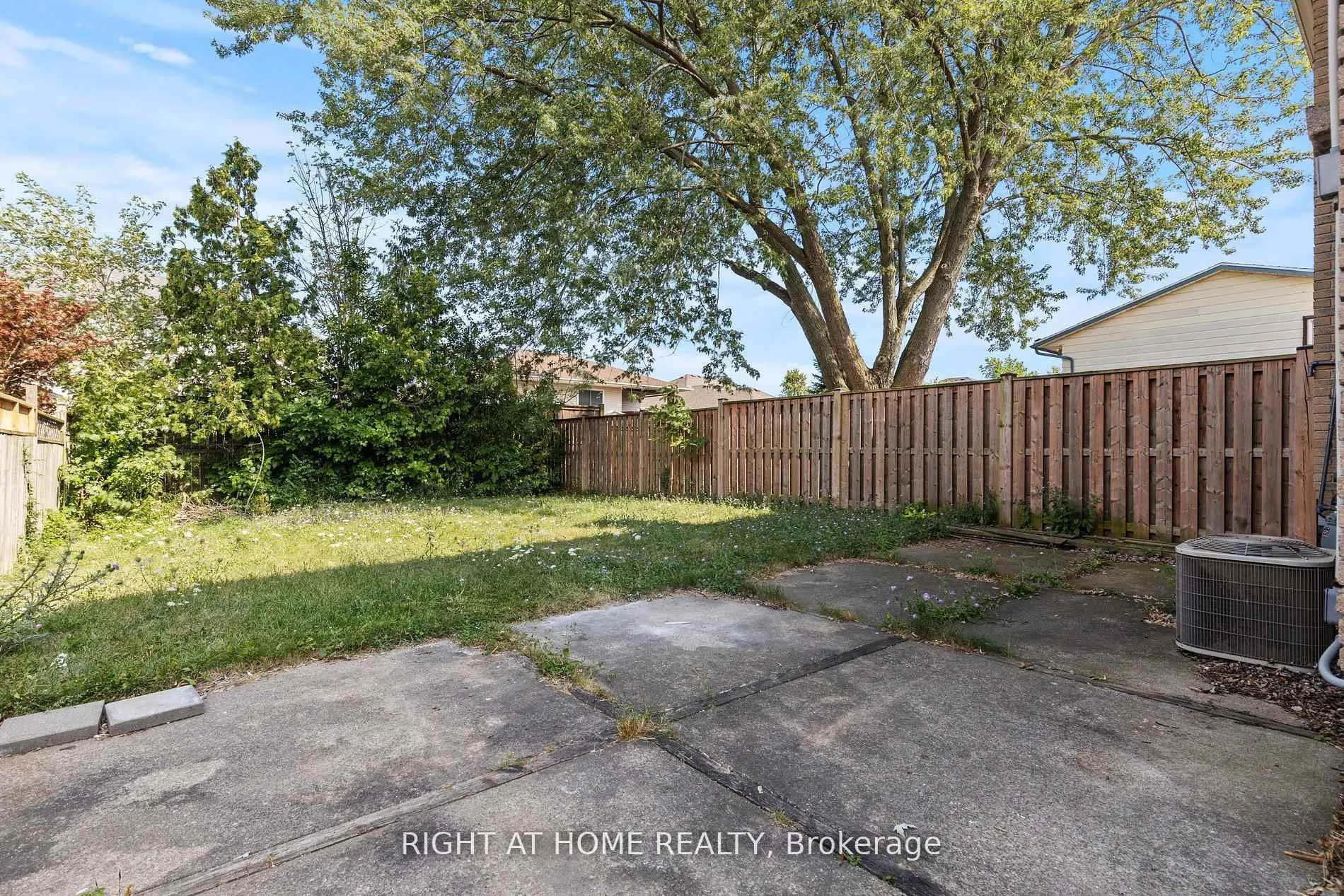 Photo 18 of 10 Mcdougall Drive, Thorold, Confederation Heights — HOMEH