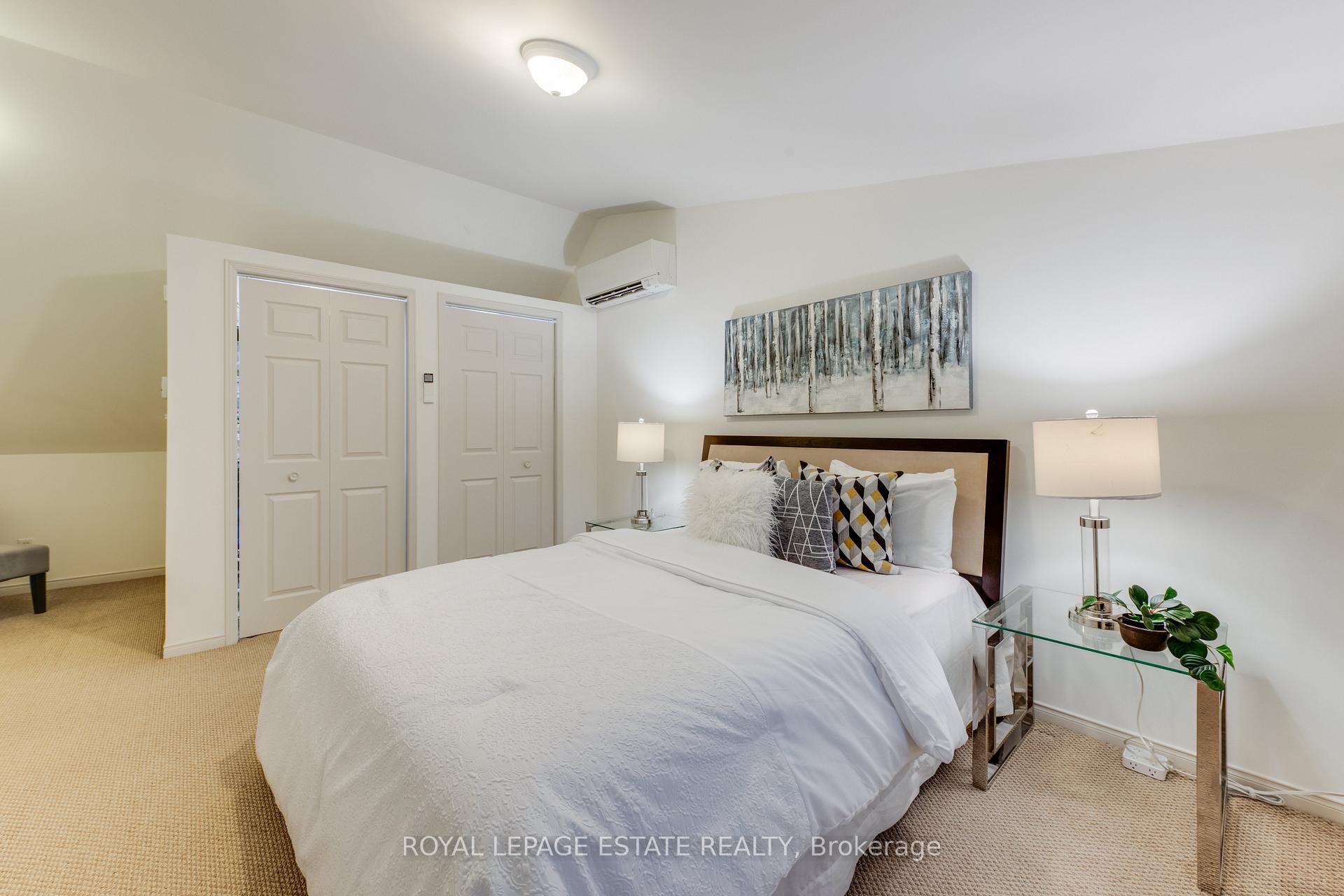 Photo 20 of 40 Poulett Street, Toronto, Moss Park — HOMEH
