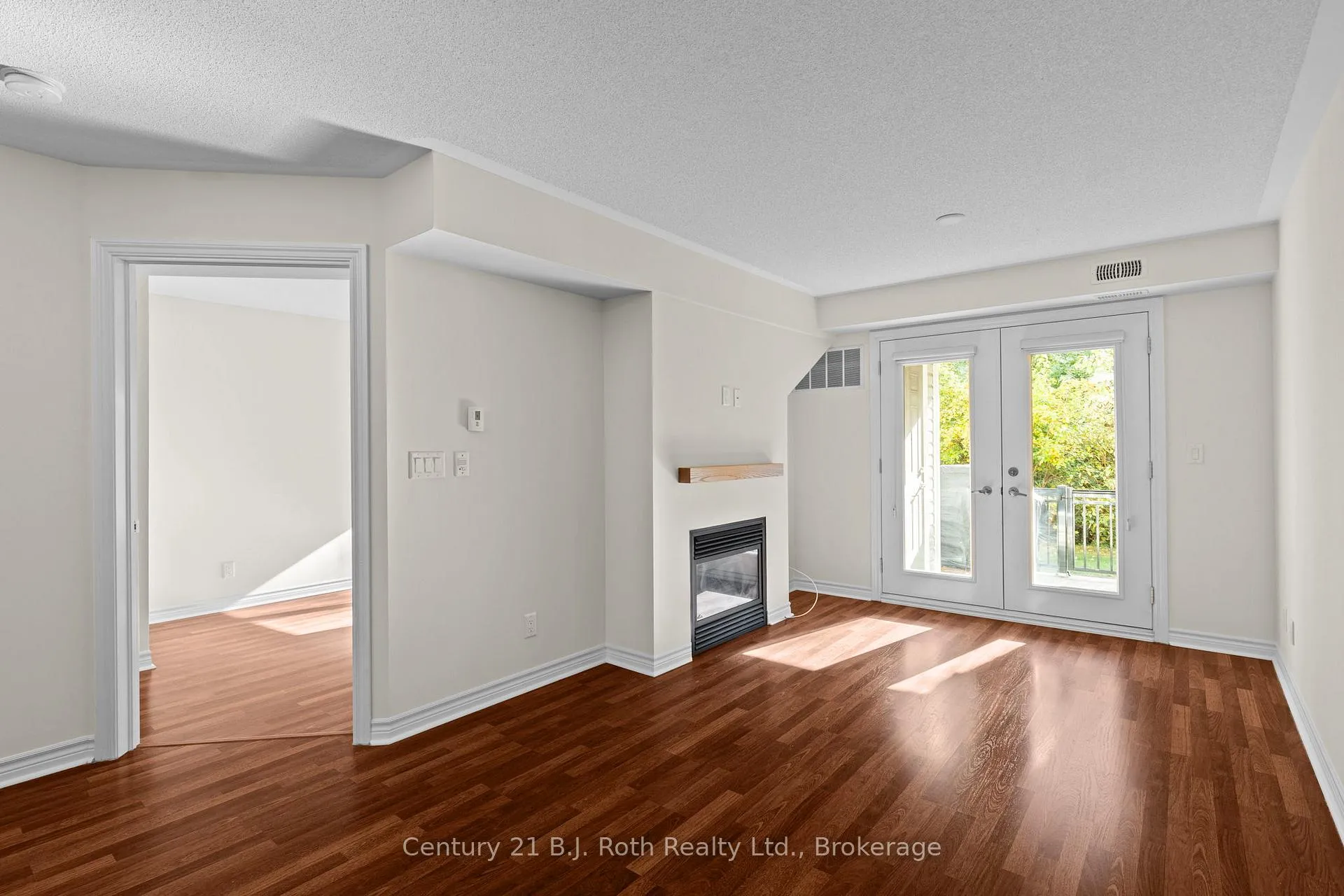 Photo 10 of Unit 104, 4 Brandy Lane Drive, Collingwood — HOMEH