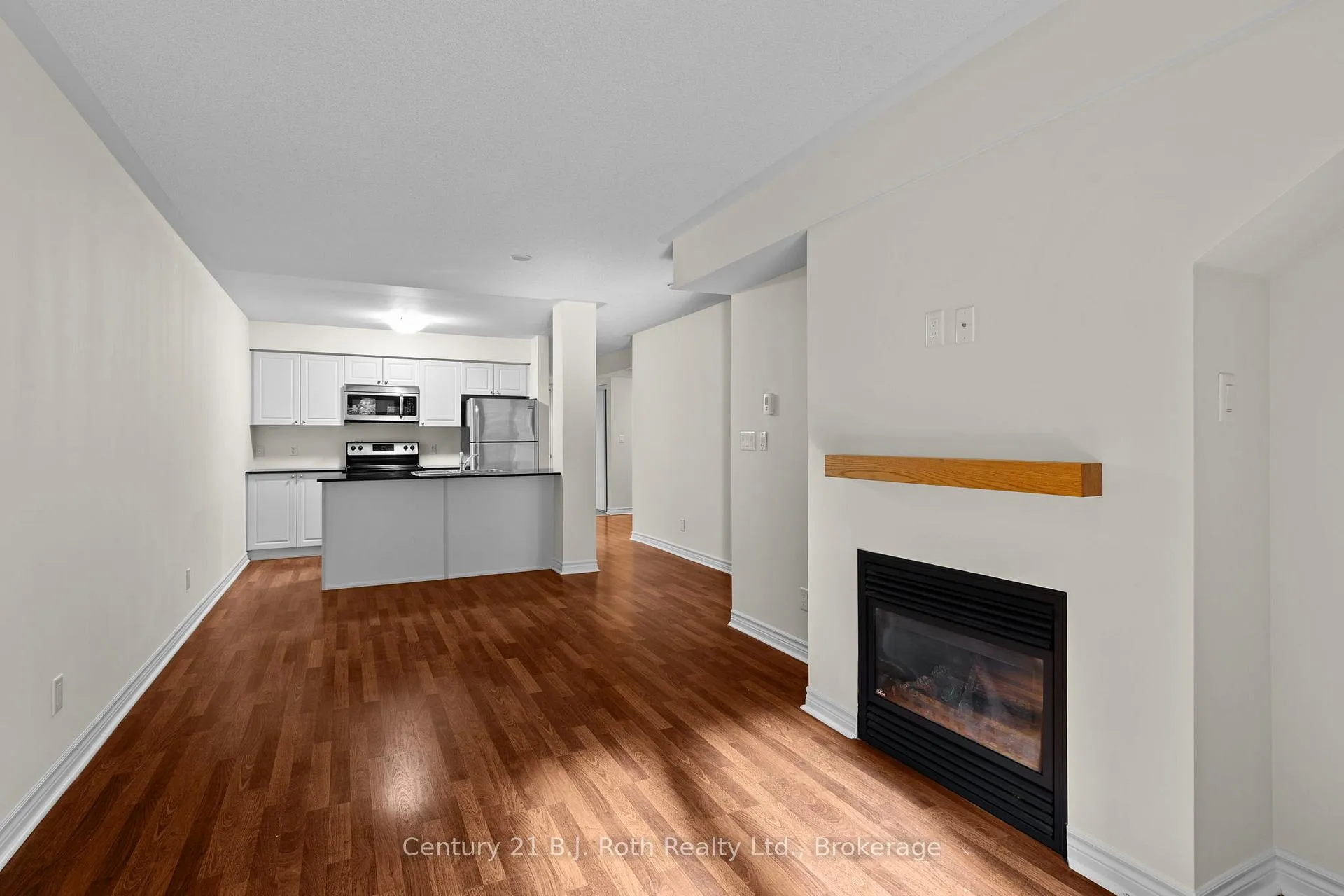 Photo 16 of Unit 104, 4 Brandy Lane Drive, Collingwood — HOMEH
