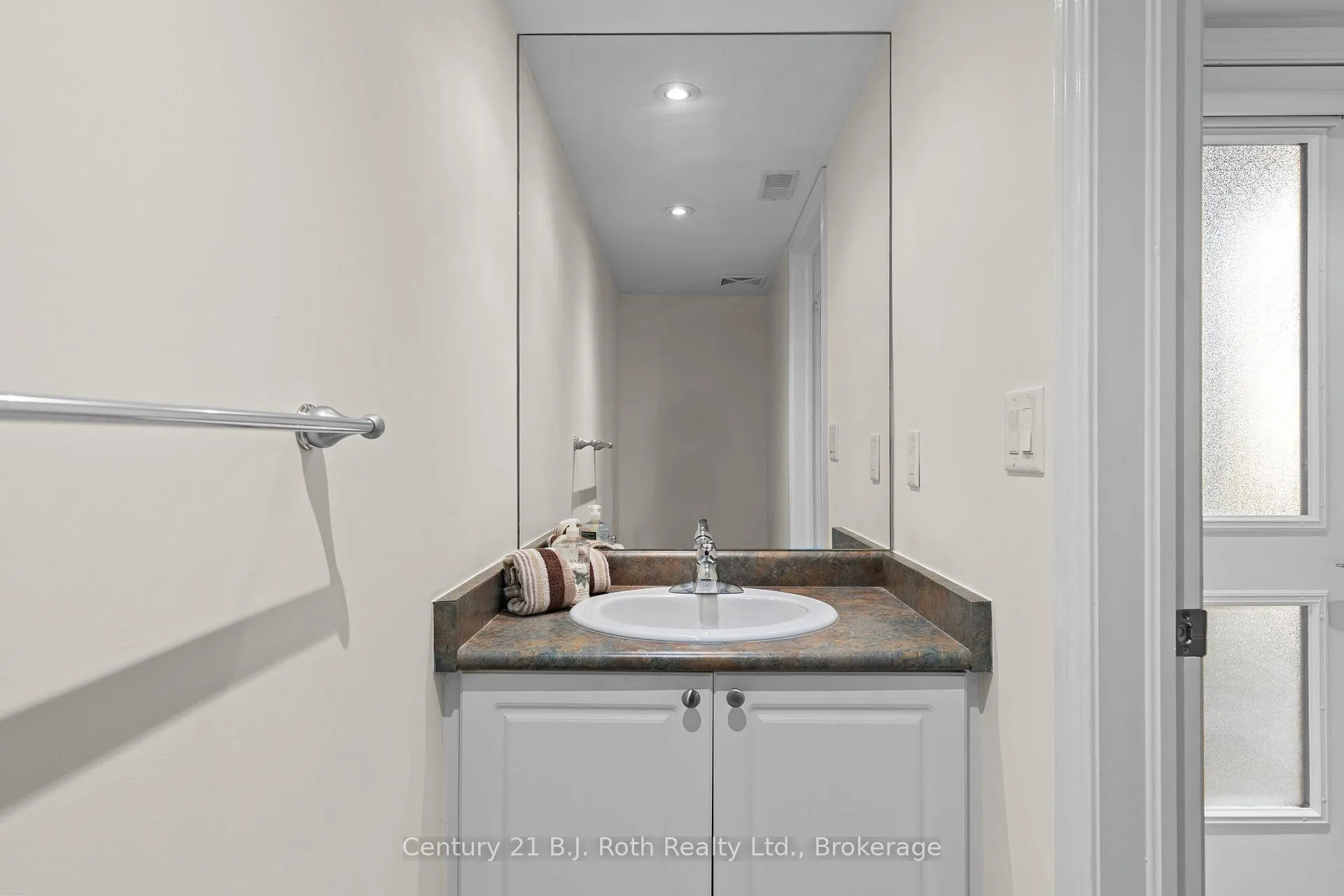 Photo 26 of Unit 104, 4 Brandy Lane Drive, Collingwood — HOMEH