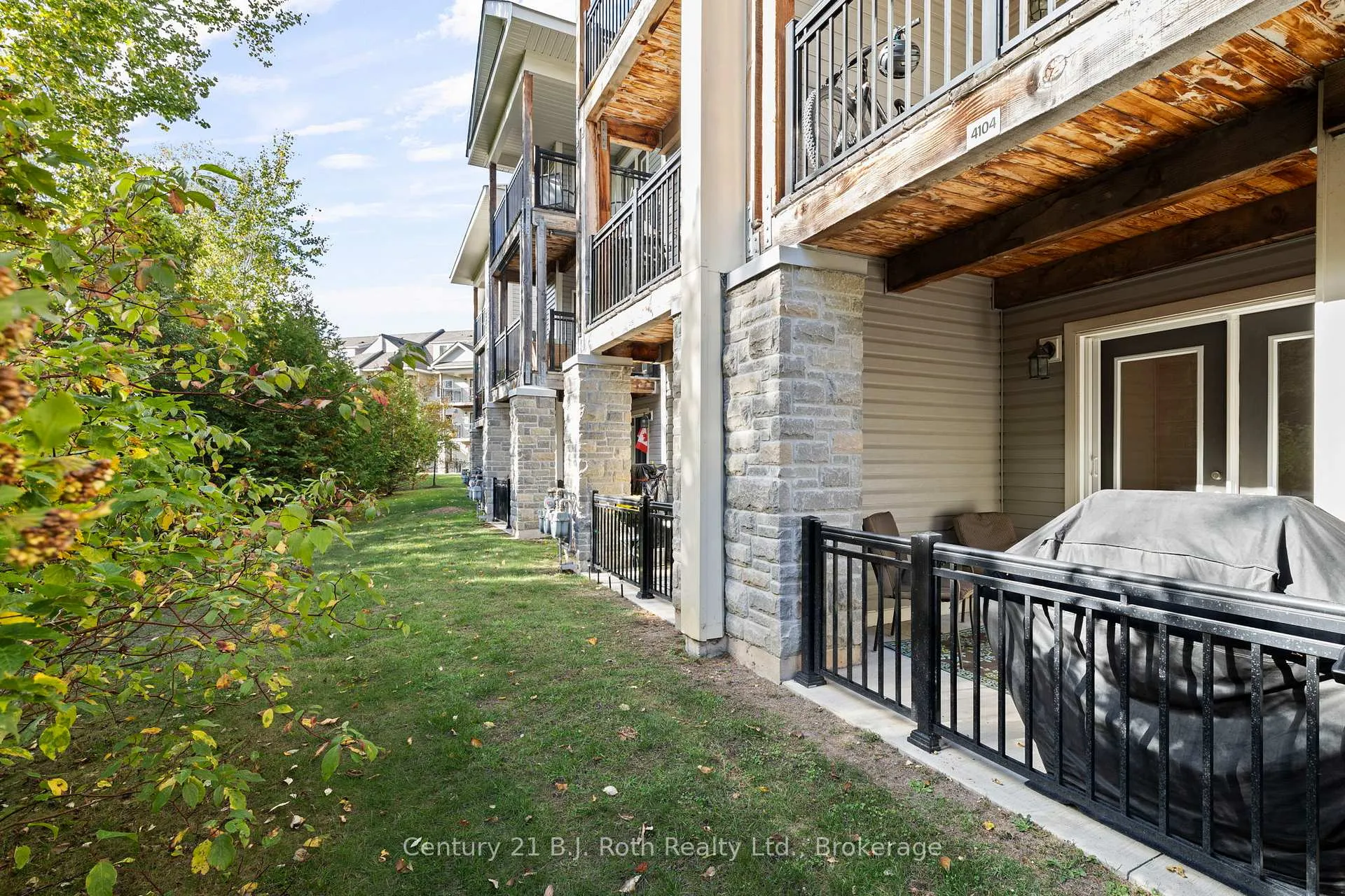 Photo 31 of Unit 104, 4 Brandy Lane Drive, Collingwood — HOMEH
