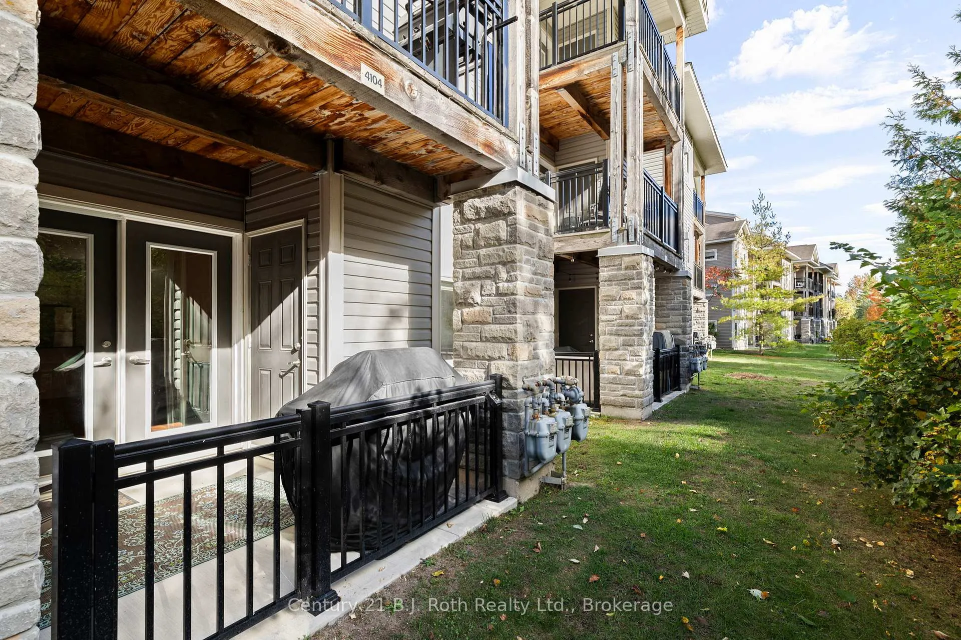 Photo 32 of Unit 104, 4 Brandy Lane Drive, Collingwood — HOMEH