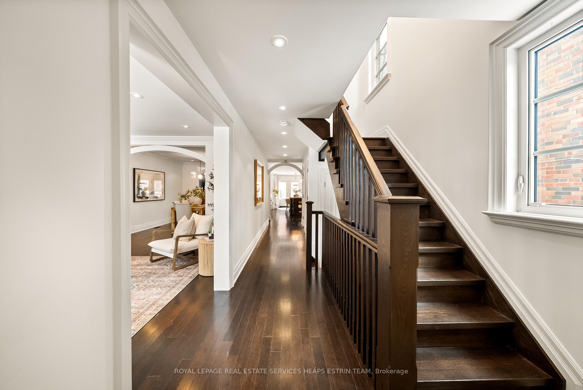 Photo 2 of 31 Sutherland Drive, Toronto, Leaside — HOMEH