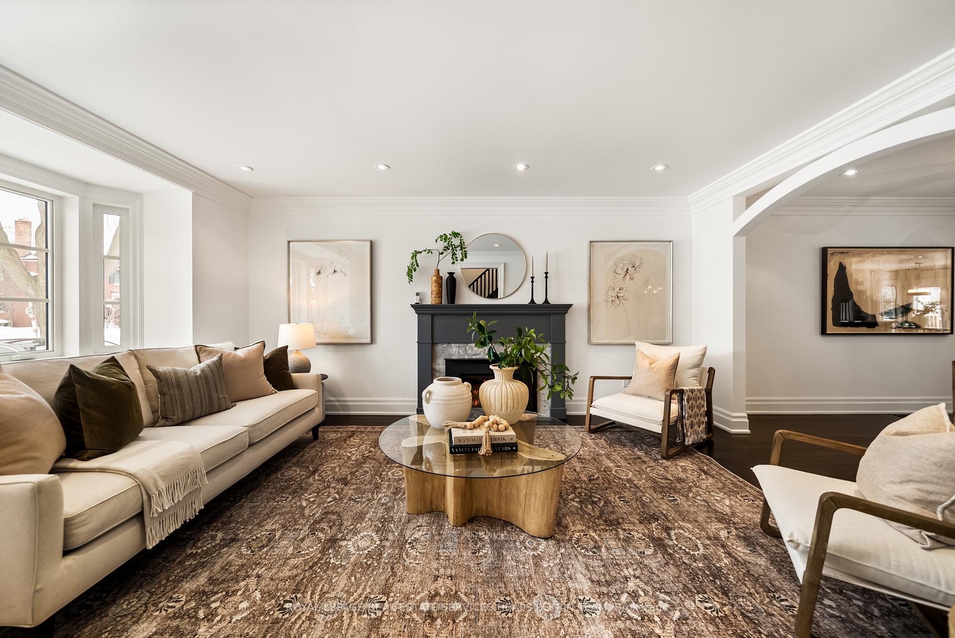 Photo 3 of 31 Sutherland Drive, Toronto, Leaside — HOMEH