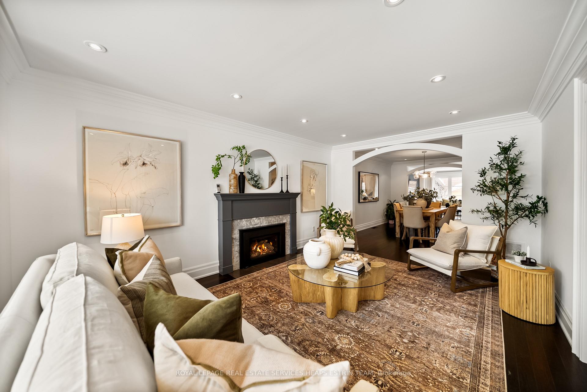 Photo 4 of 31 Sutherland Drive, Toronto, Leaside — HOMEH