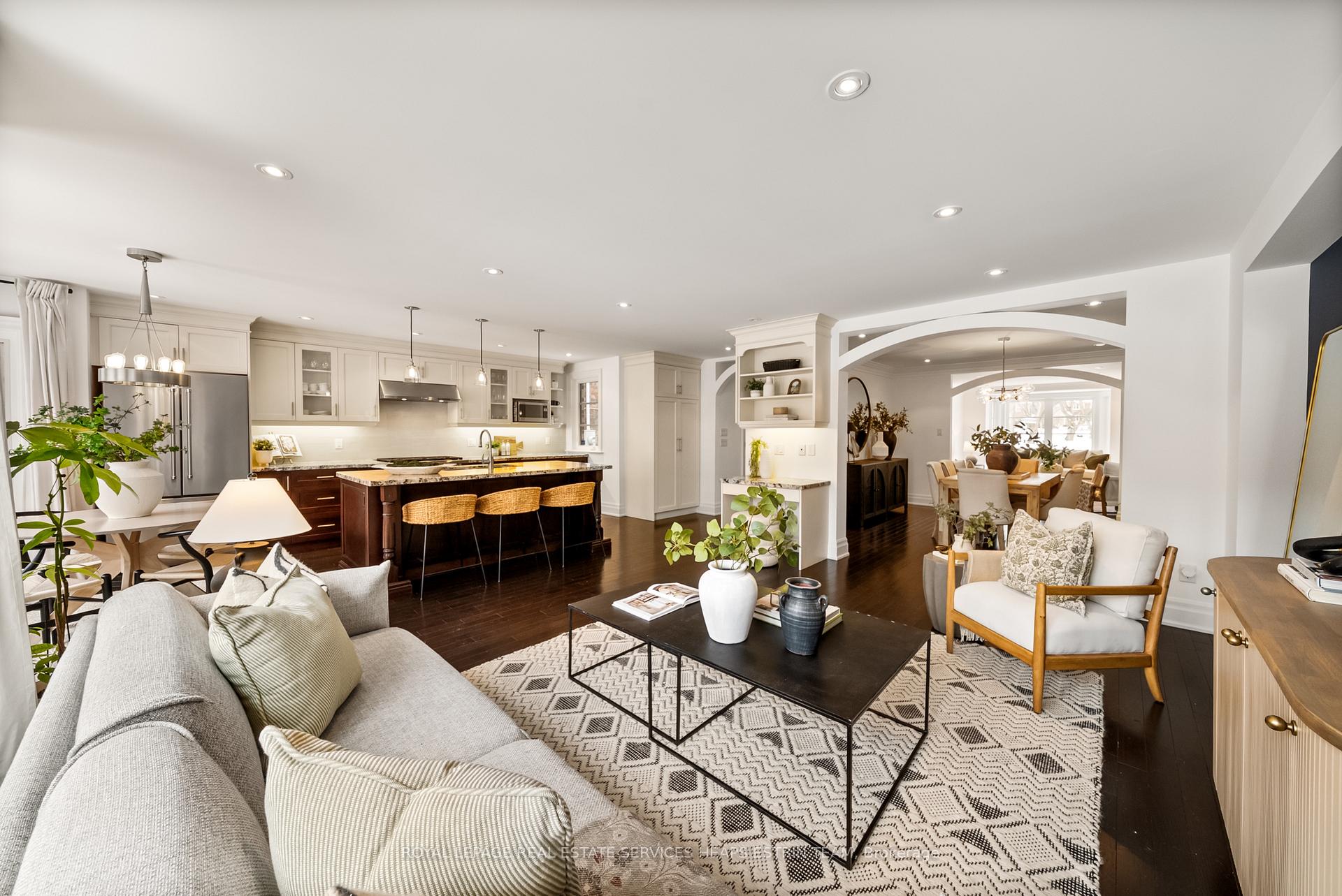 Photo 10 of 31 Sutherland Drive, Toronto, Leaside — HOMEH