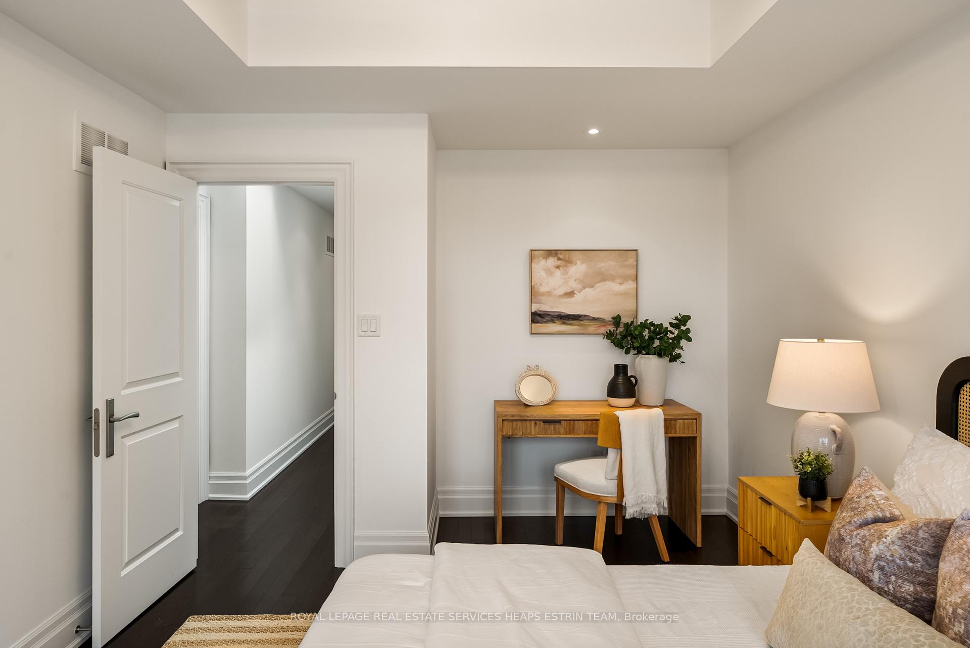 Photo 24 of 31 Sutherland Drive, Toronto, Leaside — HOMEH