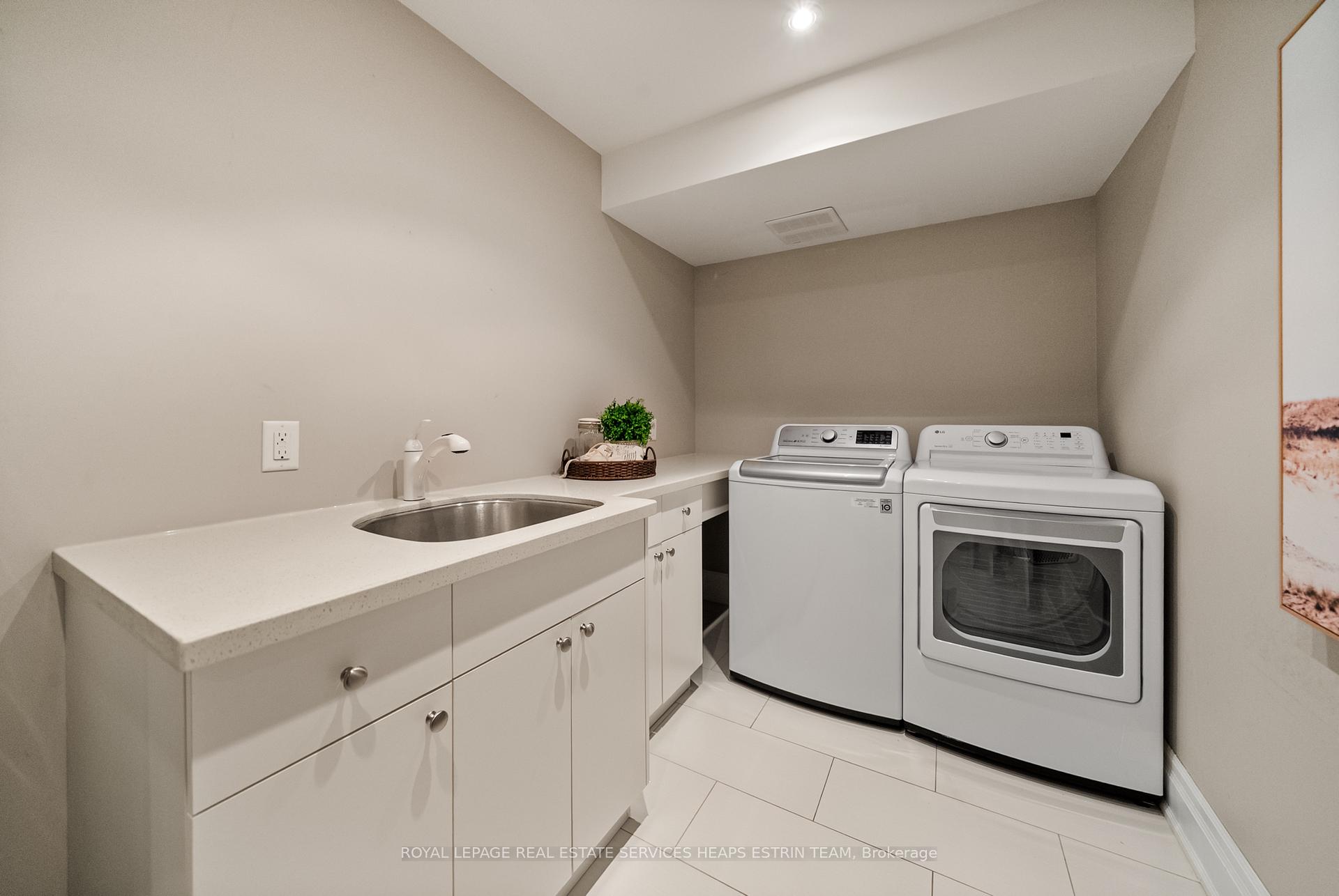 Photo 29 of 31 Sutherland Drive, Toronto, Leaside — HOMEH