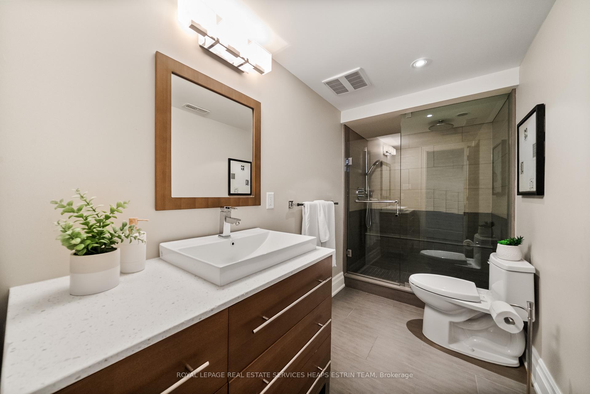 Photo 30 of 31 Sutherland Drive, Toronto, Leaside — HOMEH