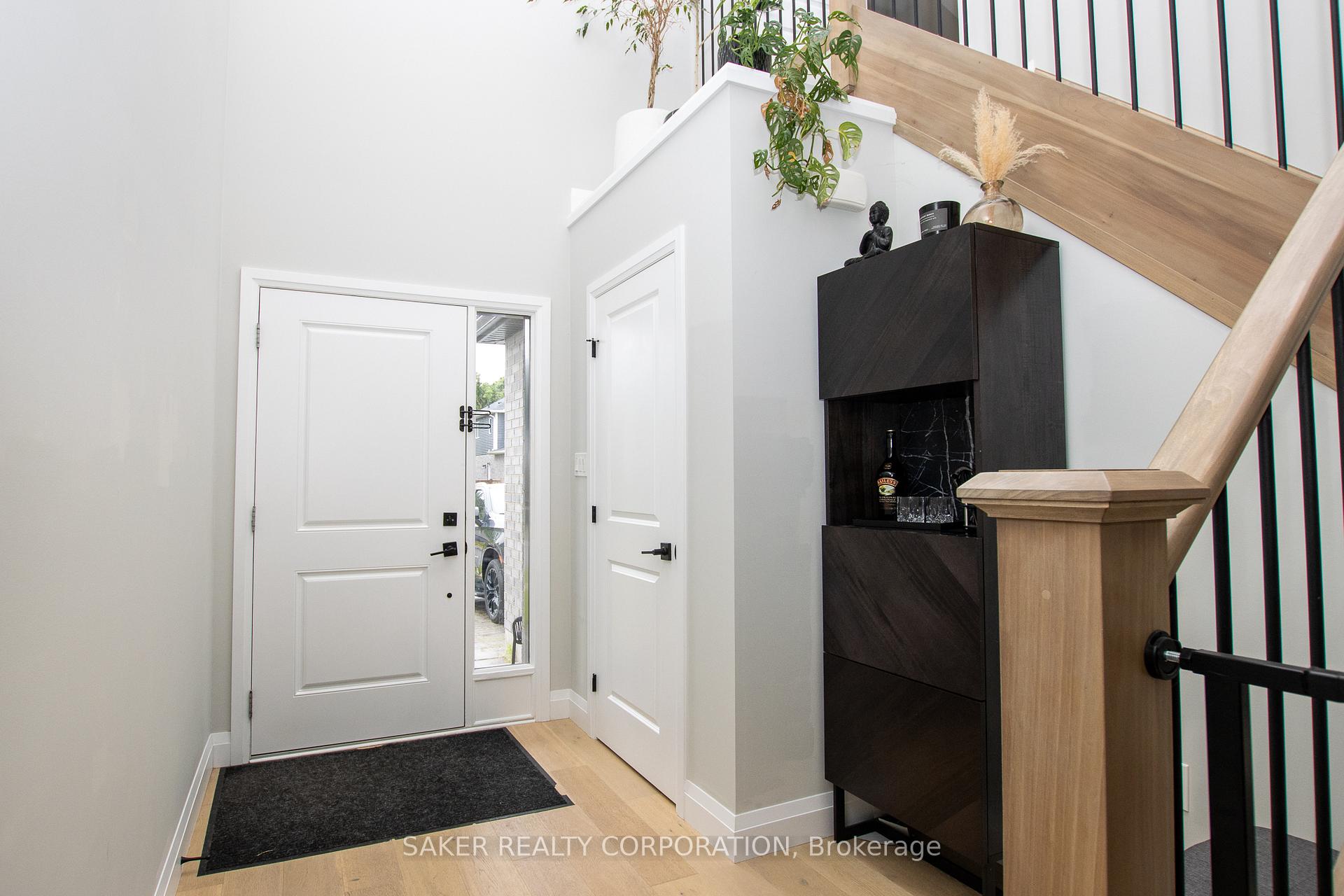 Photo 2 of 14 Armstrong Street, Strathroy-Caradoc, Mount Brydges — HOMEH