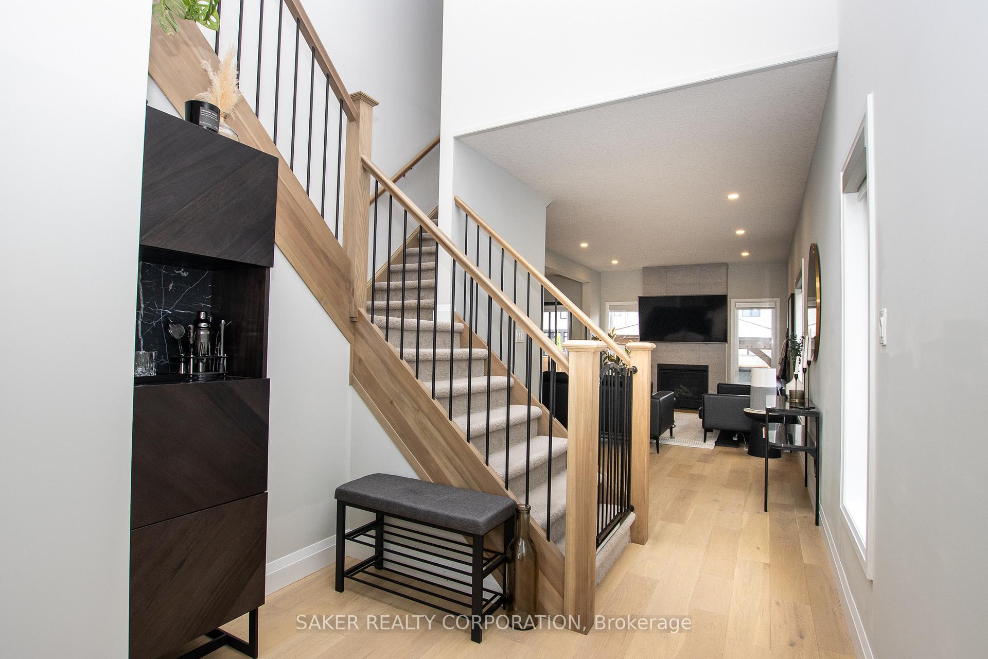Photo 3 of 14 Armstrong Street, Strathroy-Caradoc, Mount Brydges — HOMEH