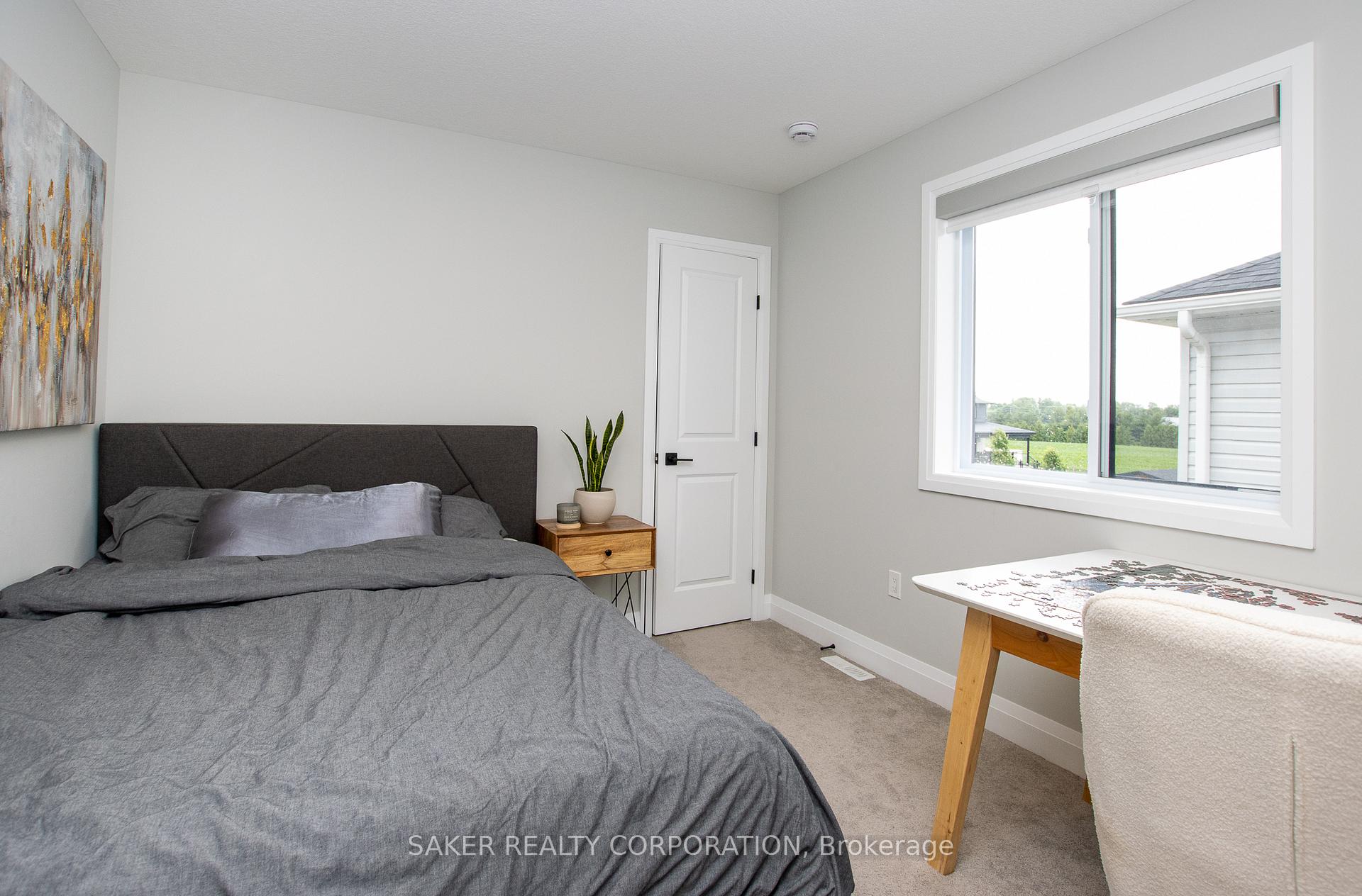Photo 21 of 14 Armstrong Street, Strathroy-Caradoc, Mount Brydges — HOMEH
