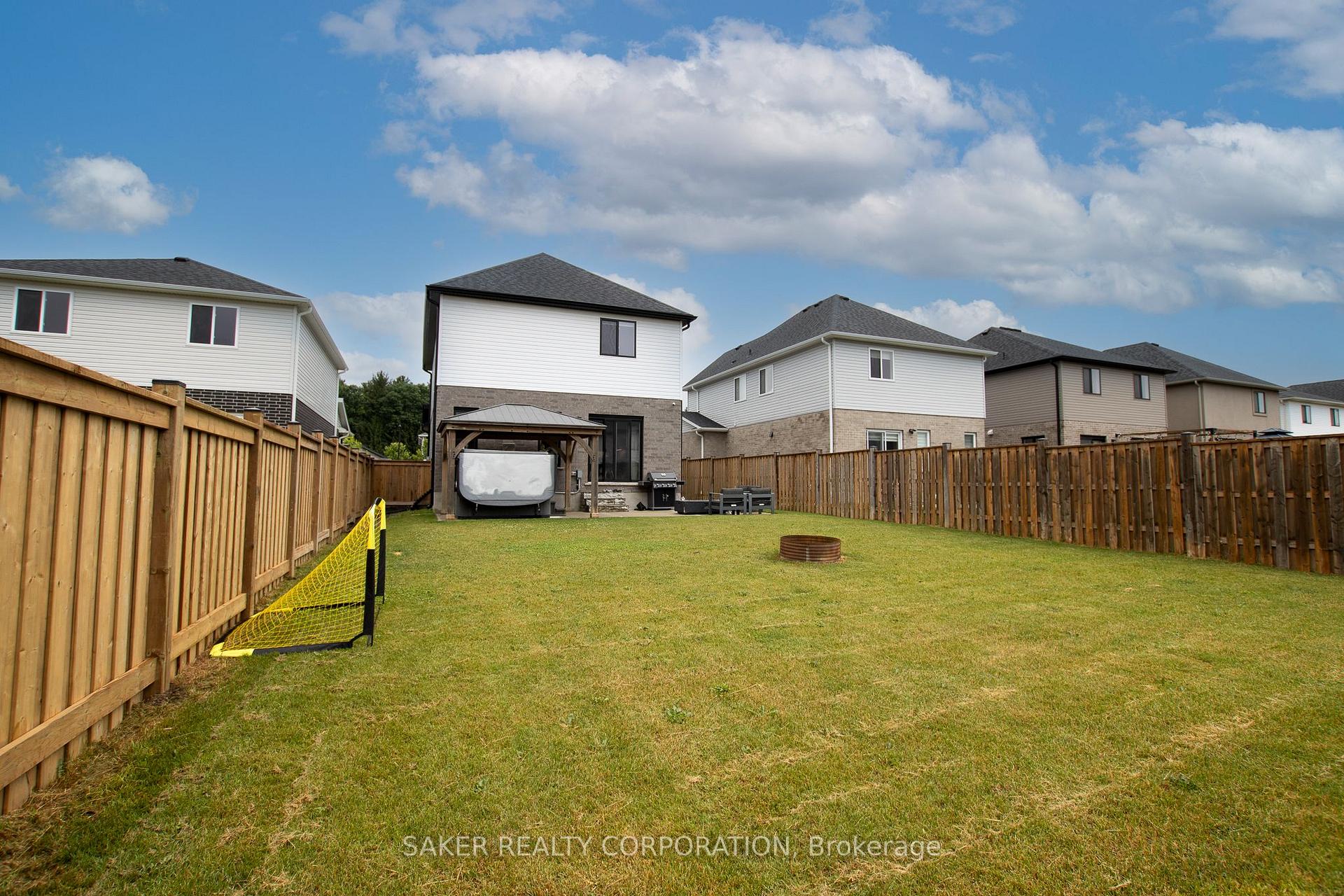 Photo 31 of 14 Armstrong Street, Strathroy-Caradoc, Mount Brydges — HOMEH
