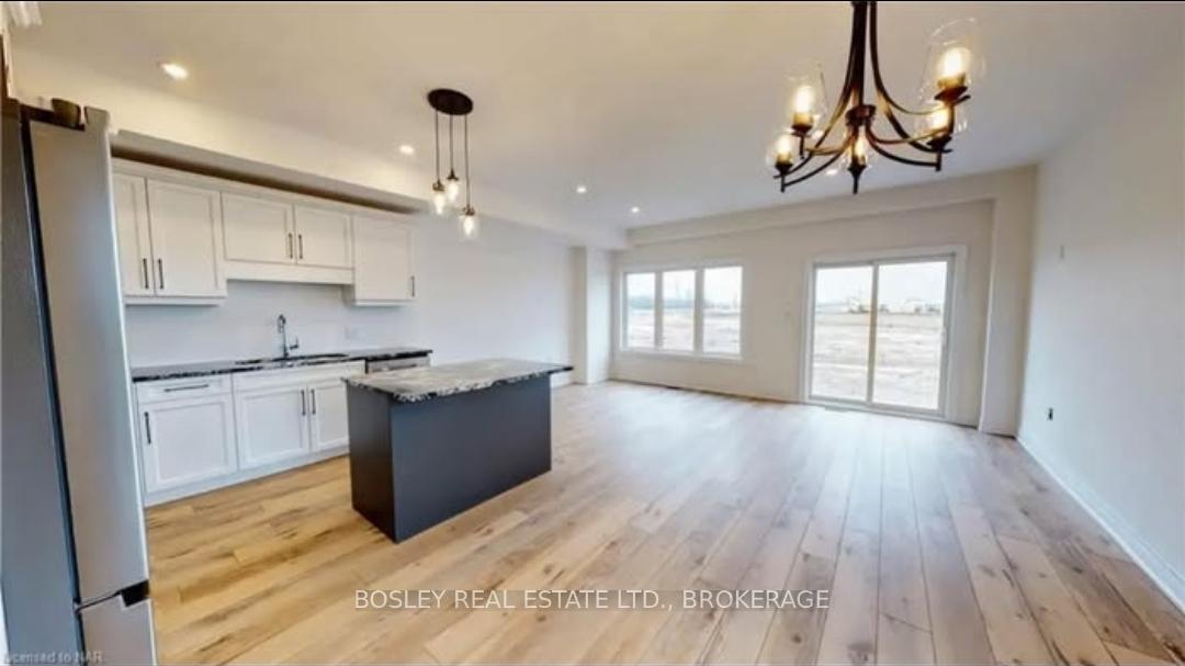 Photo 3 of 12 Spring Crest Way, Thorold, Rolling Meadows — HOMEH