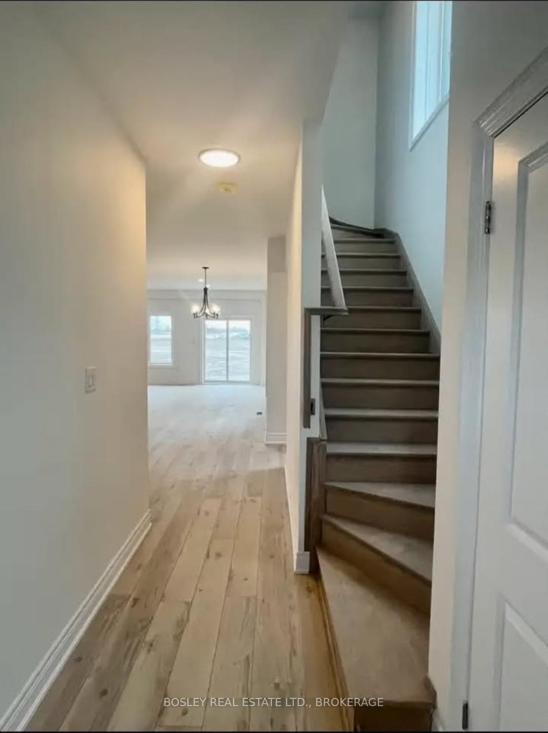 Photo 6 of 12 Spring Crest Way, Thorold, Rolling Meadows — HOMEH