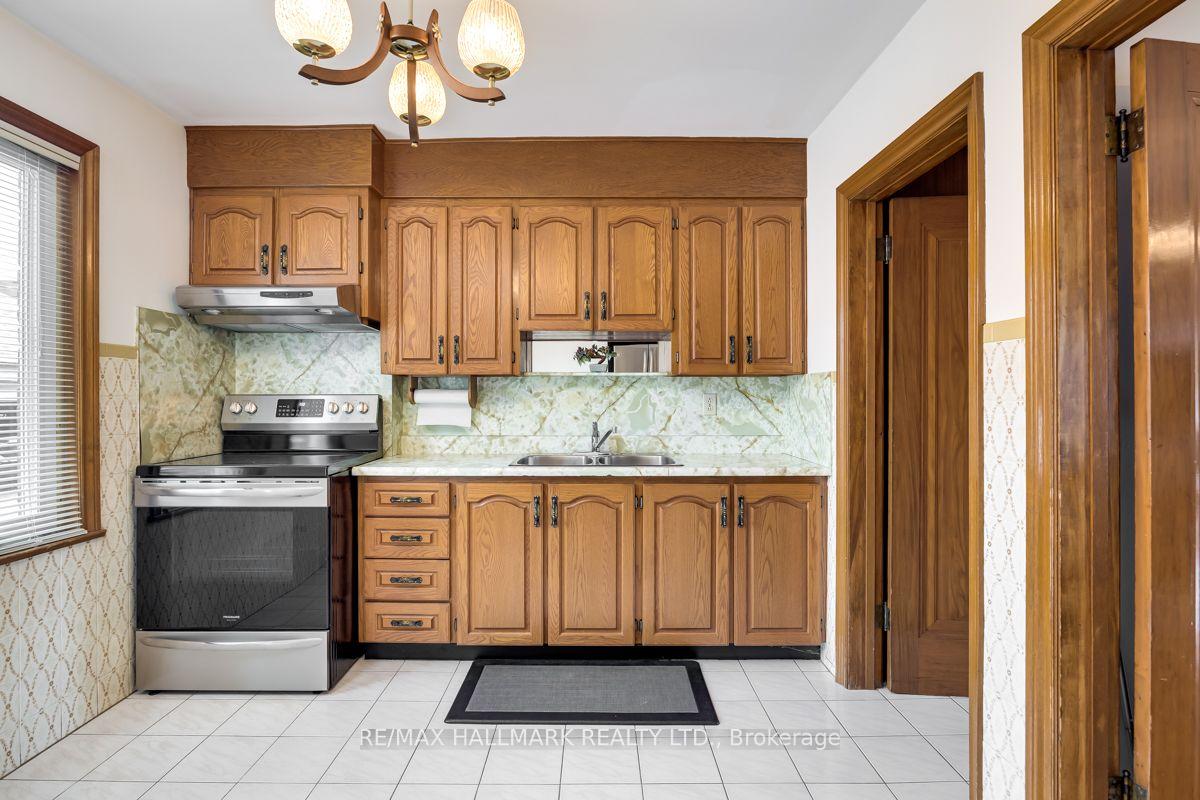 Photo 7 of 37 Cadorna Avenue, Toronto, Danforth Village-East York — HOMEH