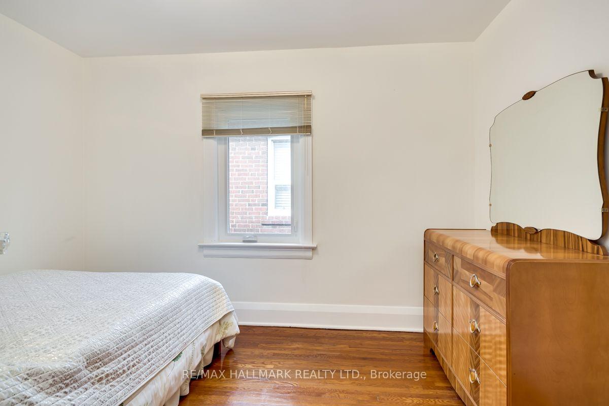 Photo 10 of 37 Cadorna Avenue, Toronto, Danforth Village-East York — HOMEH