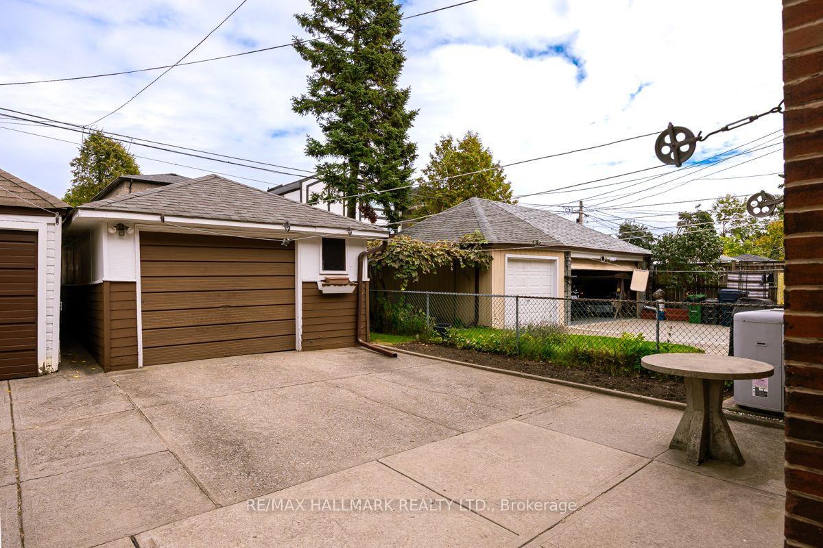 Photo 12 of 37 Cadorna Avenue, Toronto, Danforth Village-East York — HOMEH