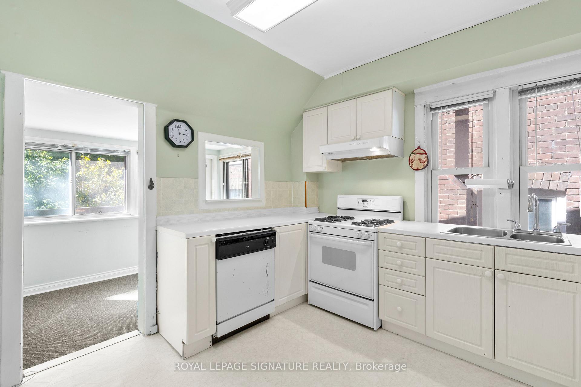 Photo 14 of 90 Neville Park Boulevard, Toronto, The Beaches — HOMEH