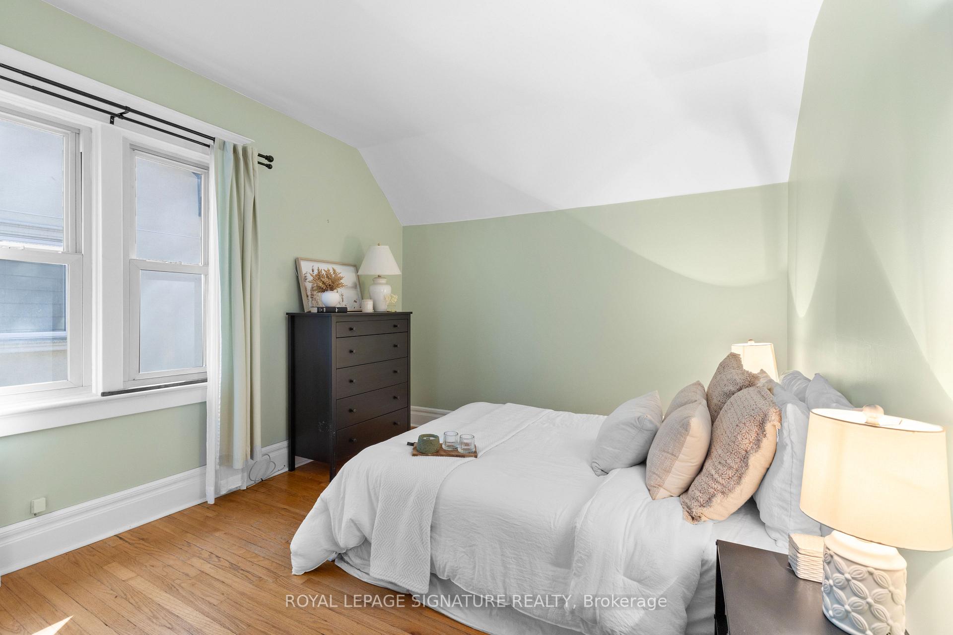 Photo 16 of 90 Neville Park Boulevard, Toronto, The Beaches — HOMEH