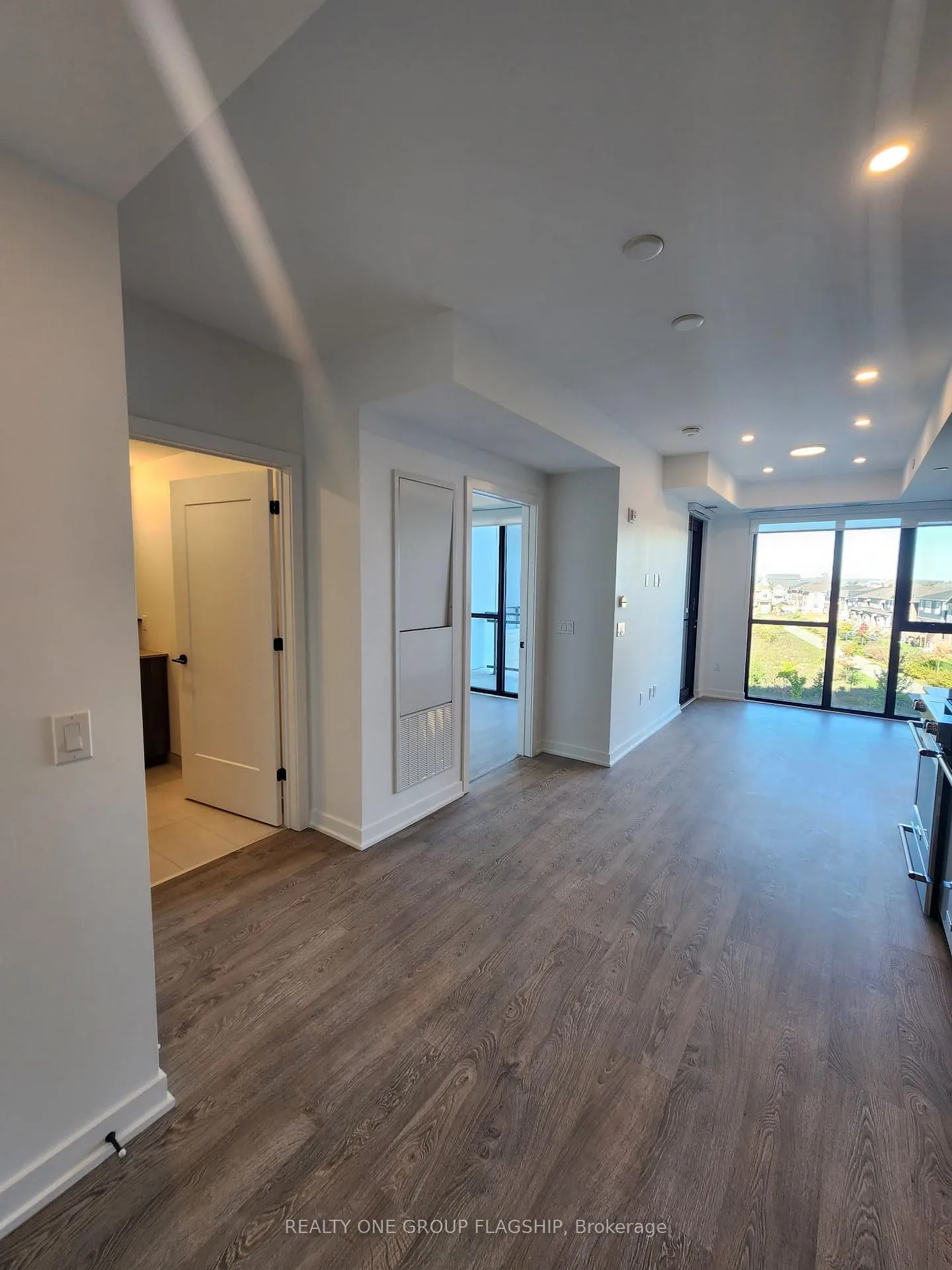 Photo 4 of Unit 315, 720 Whitlock Avenue E, Milton, Cobban — HOMEH