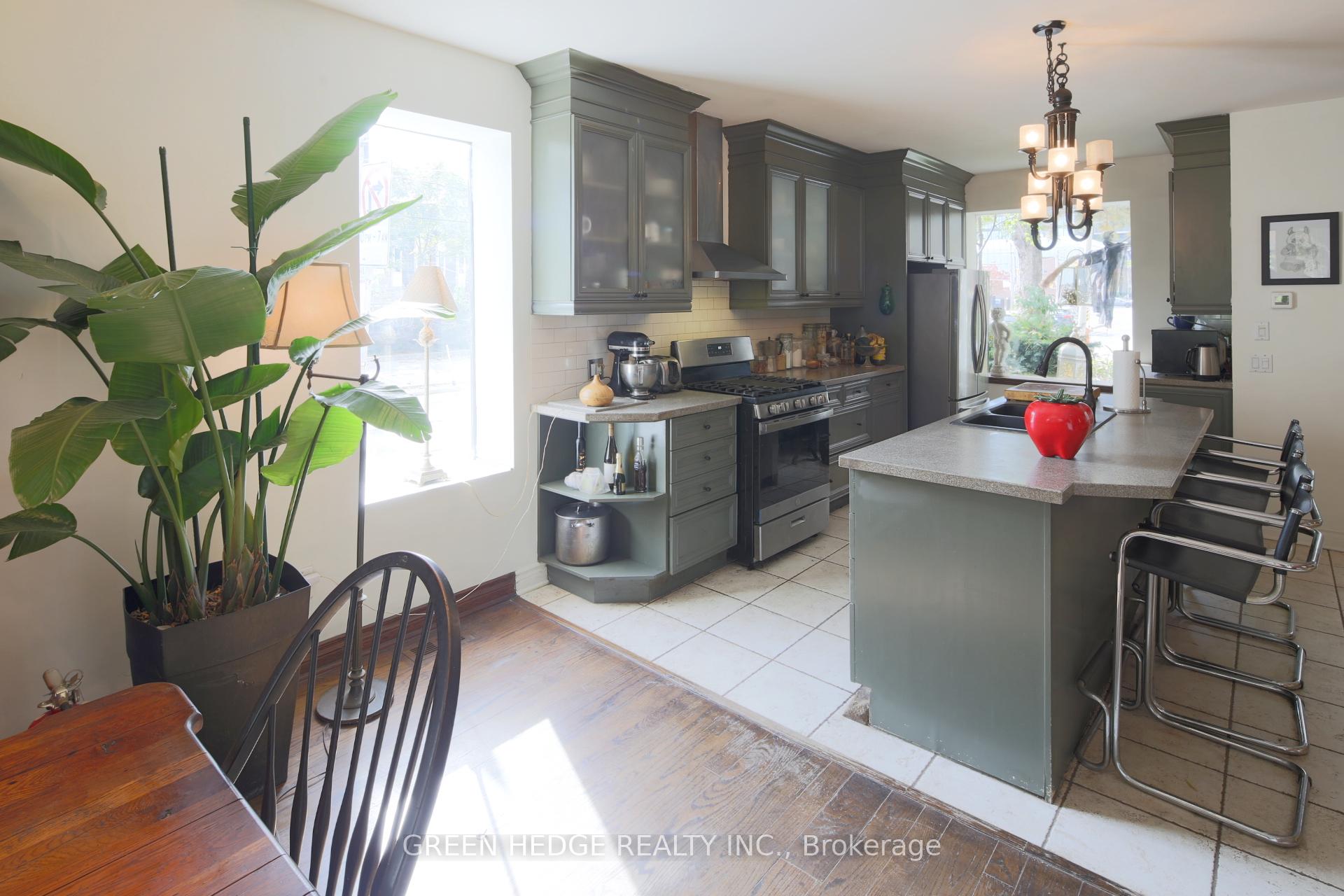 Photo 5 of 207 George Street, Toronto, Moss Park — HOMEH