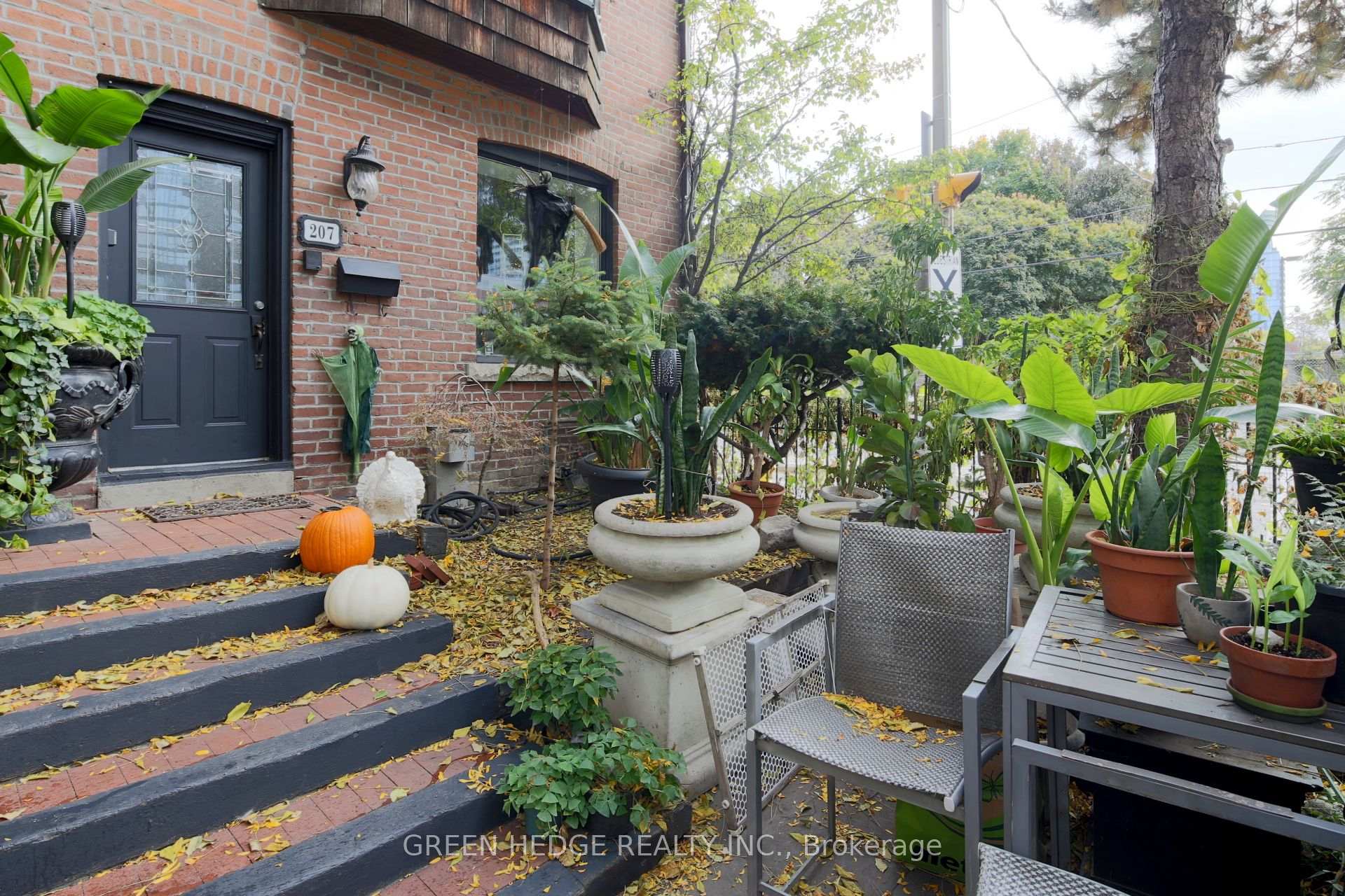 Photo 23 of 207 George Street, Toronto, Moss Park — HOMEH
