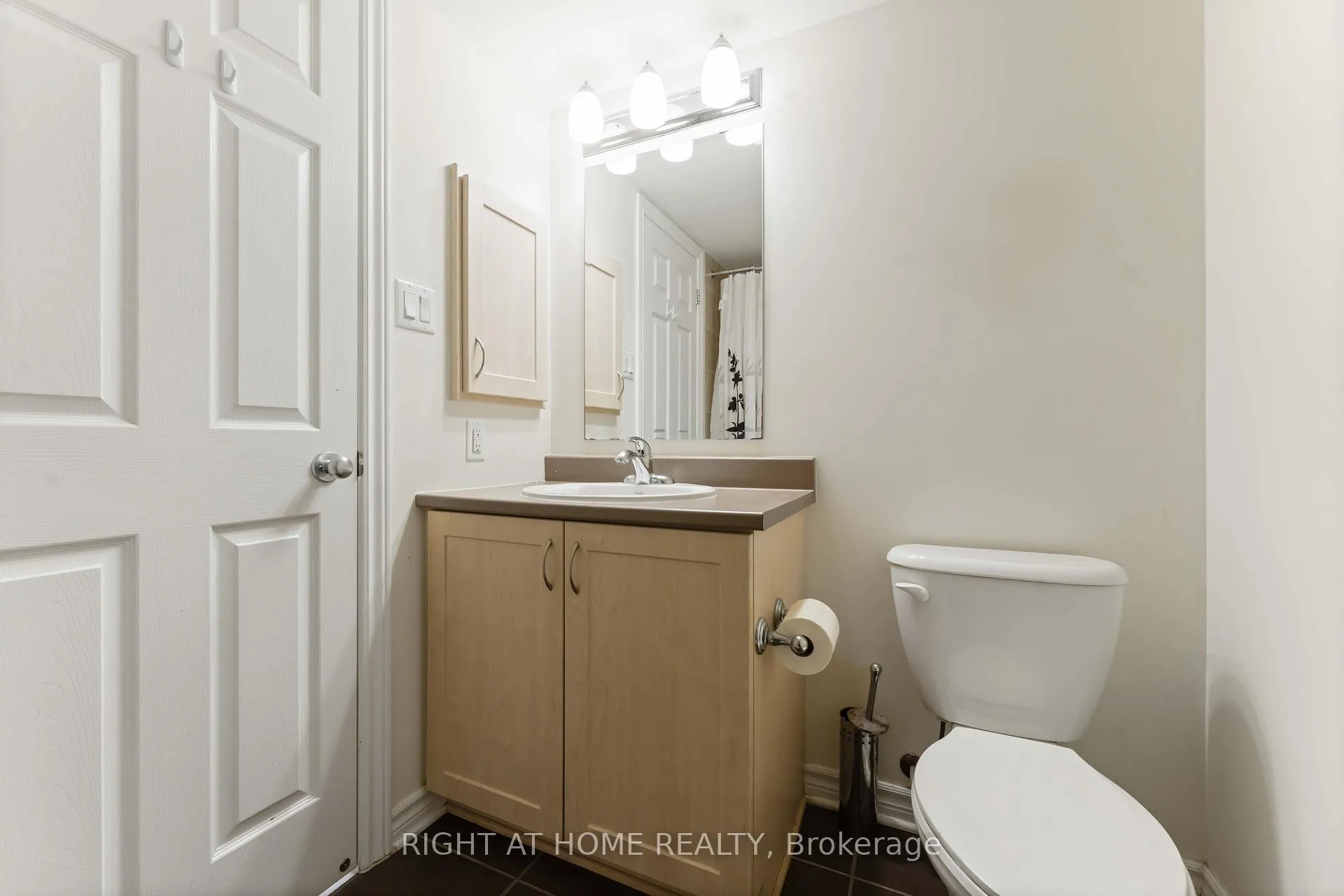 Photo 15 of Unit B, 574 Chapman Mills Drive, Ottawa, Barrhaven - Strandherd — HOMEH