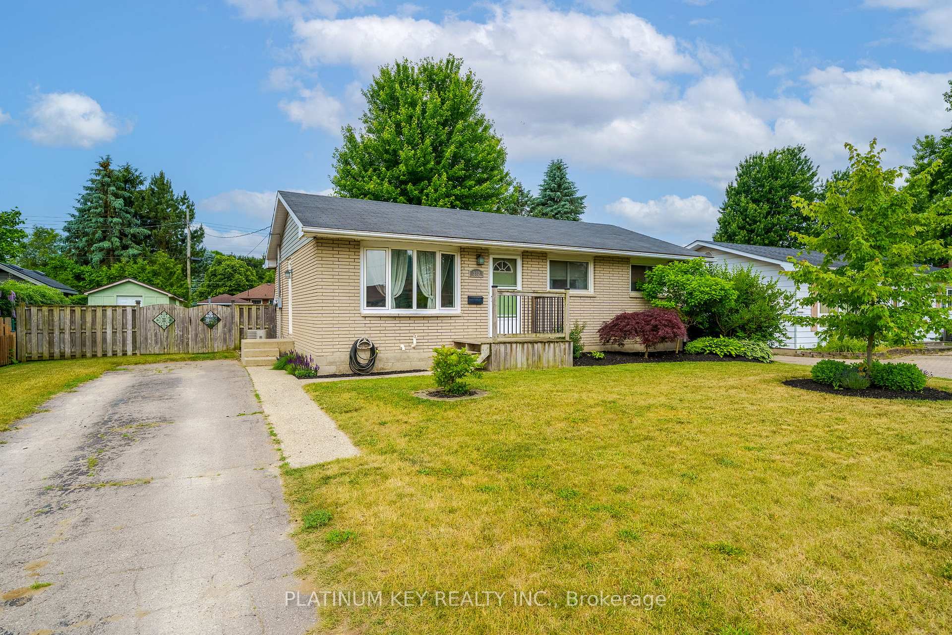 Photo 1 of 382 Adelaide Street, Strathroy-Caradoc, SW — HOMEH