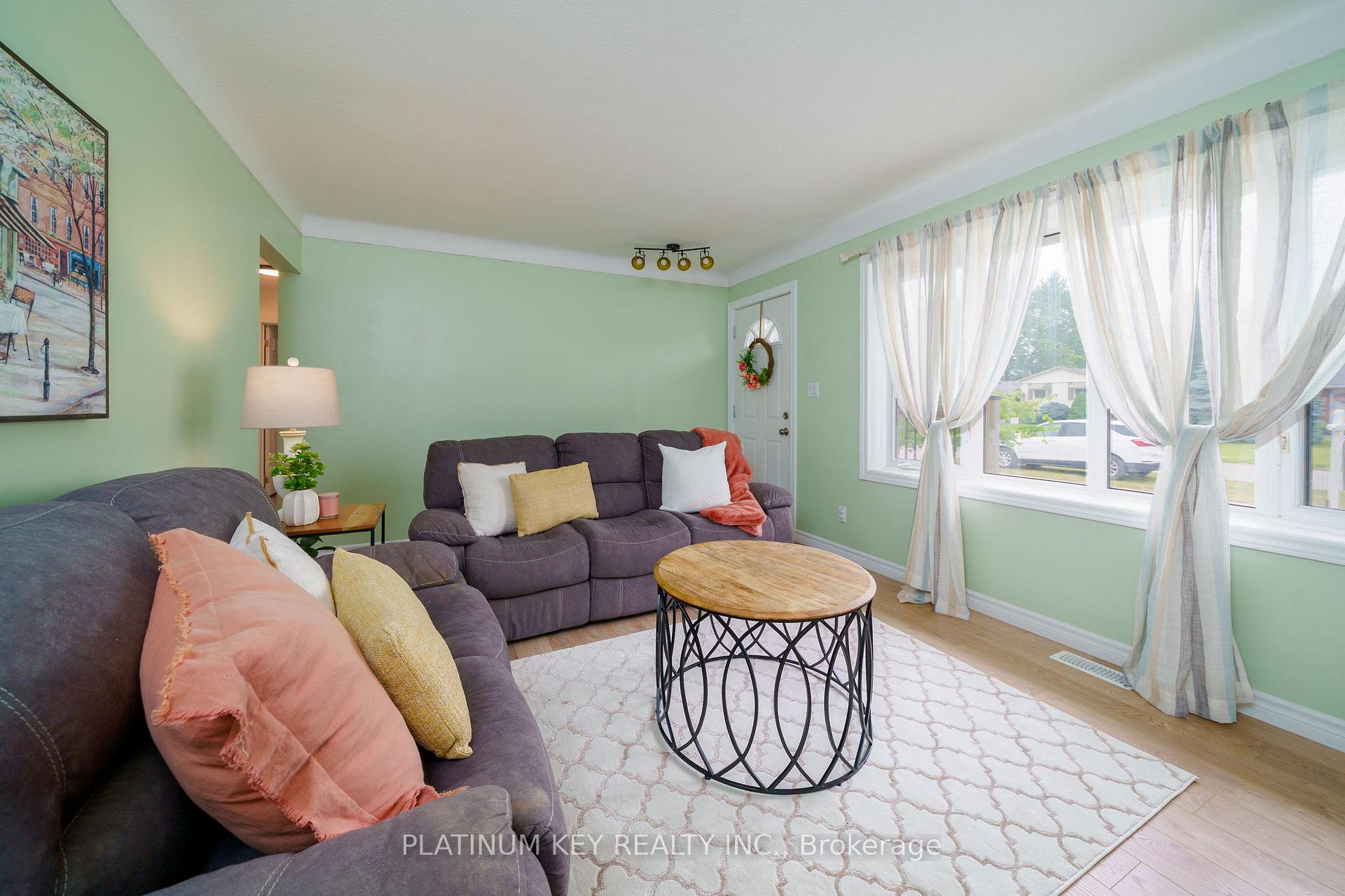 Photo 5 of 382 Adelaide Street, Strathroy-Caradoc, SW — HOMEH