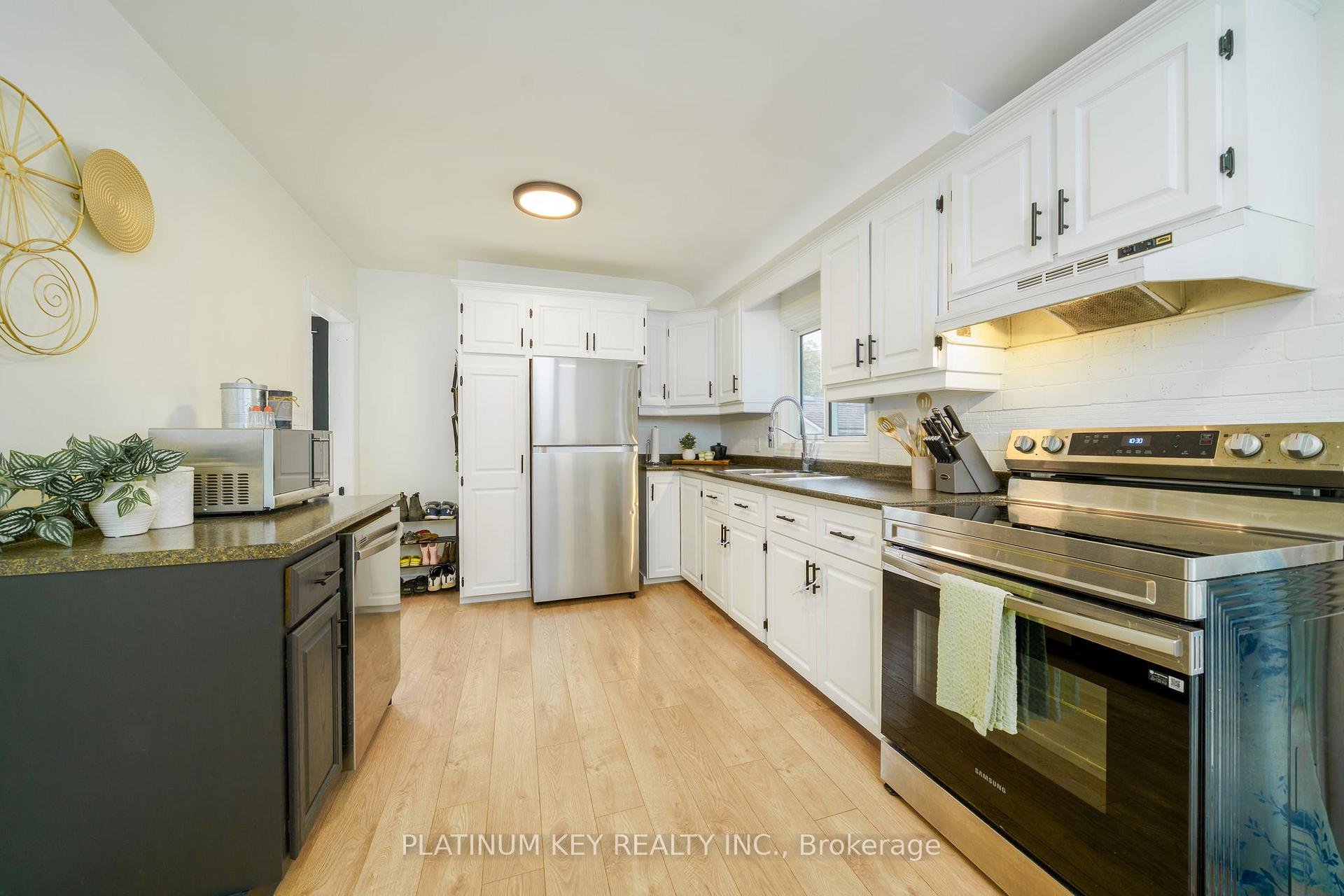 Photo 7 of 382 Adelaide Street, Strathroy-Caradoc, SW — HOMEH