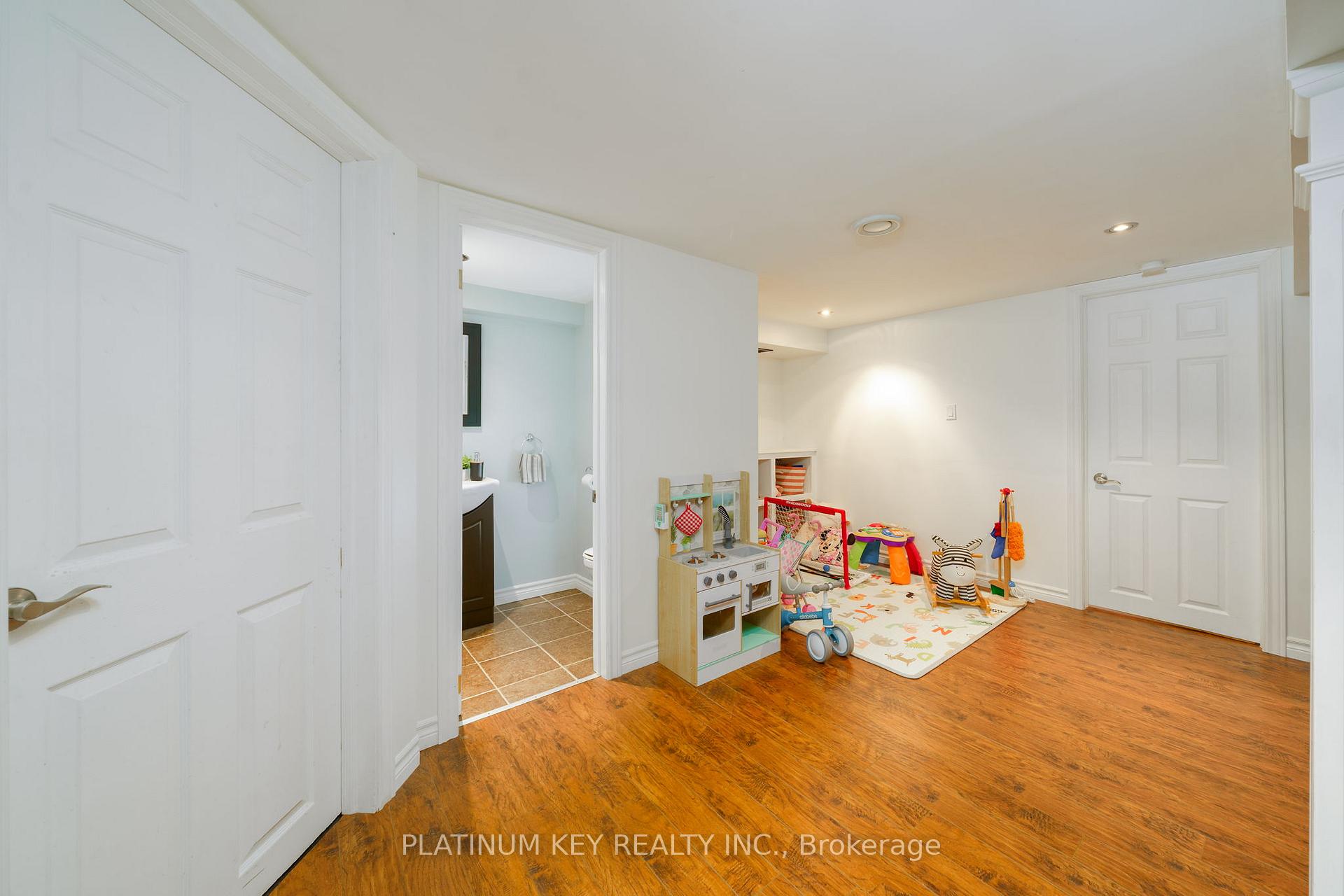 Photo 16 of 382 Adelaide Street, Strathroy-Caradoc, SW — HOMEH