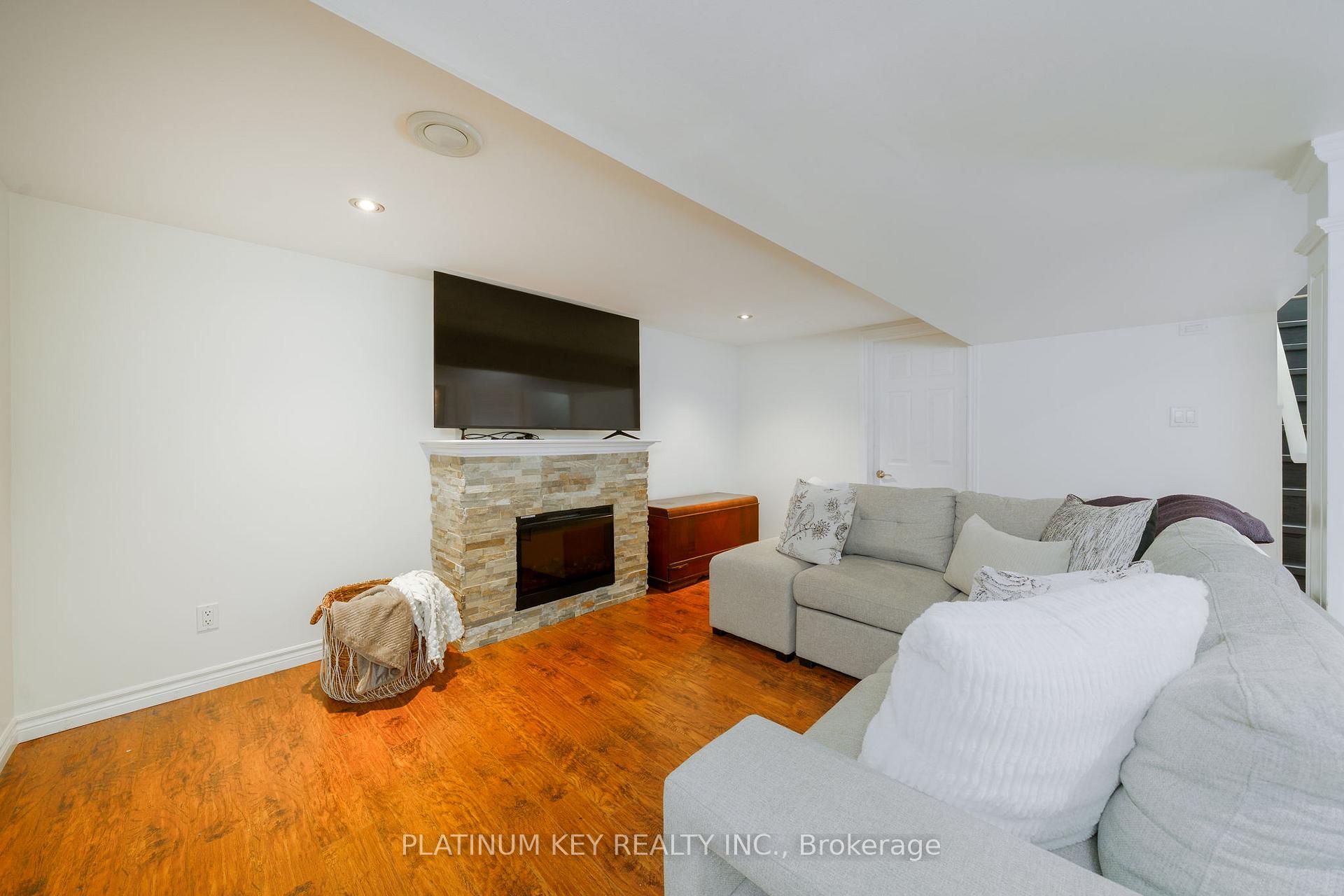 Photo 18 of 382 Adelaide Street, Strathroy-Caradoc, SW — HOMEH