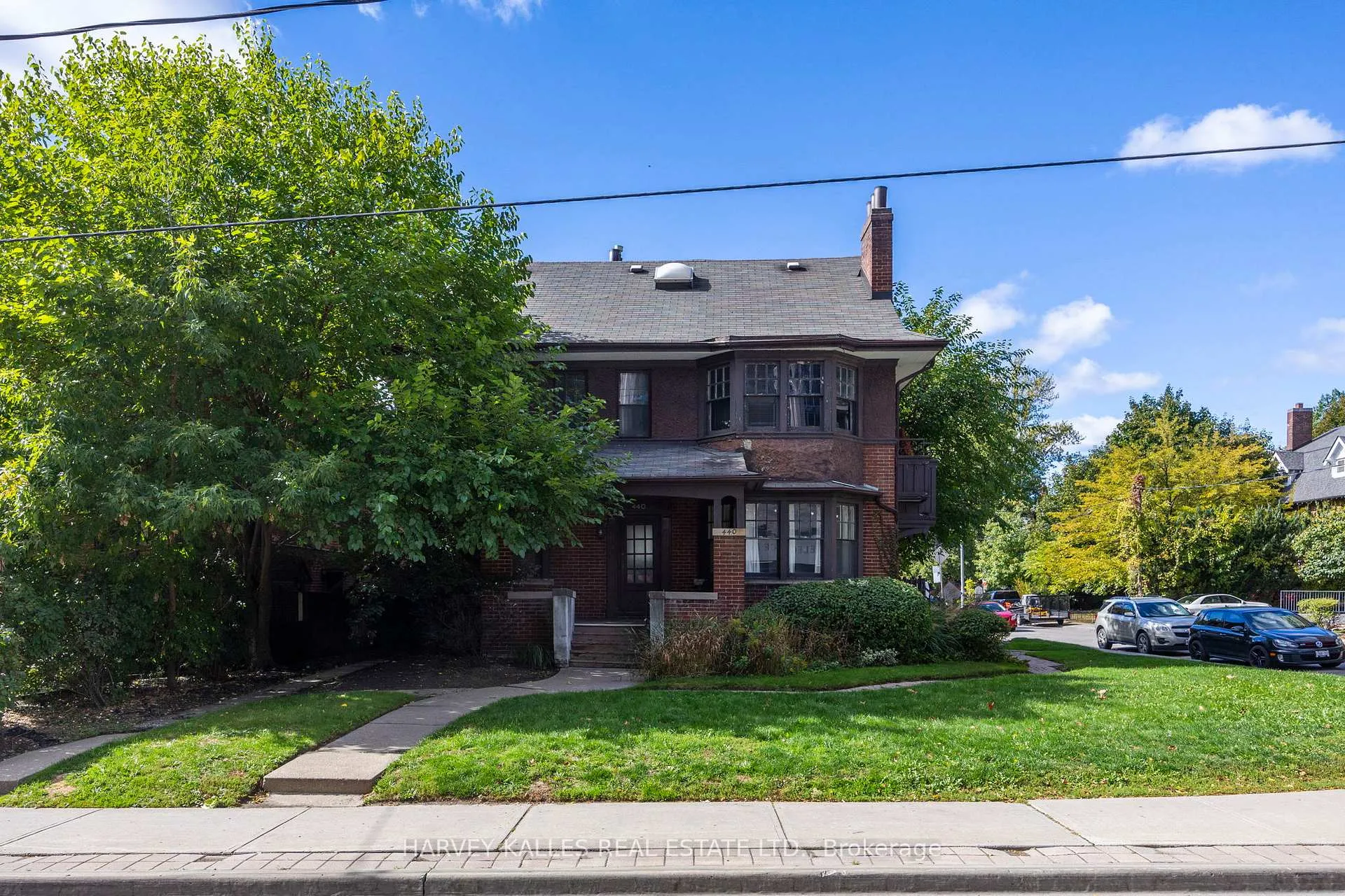 Front of Unit 101, 440 Avenue Road