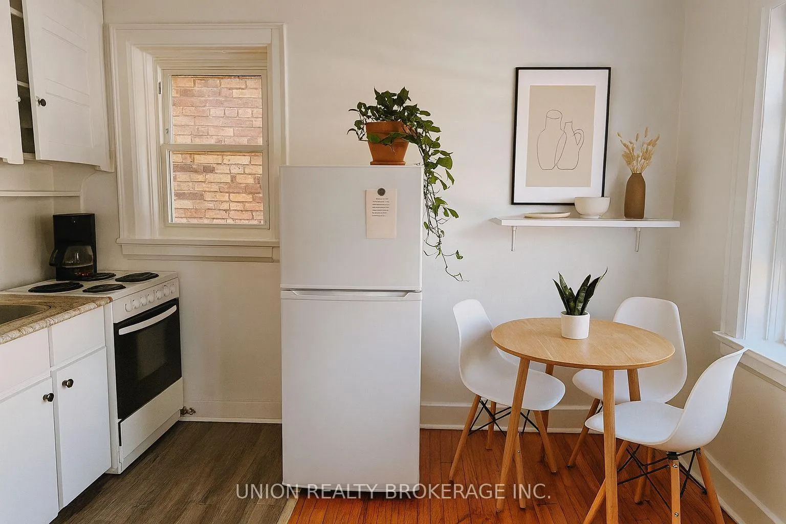 Photo 4 of Unit 202, 2405 Queen Street E, Toronto, The Beaches — HOMEH