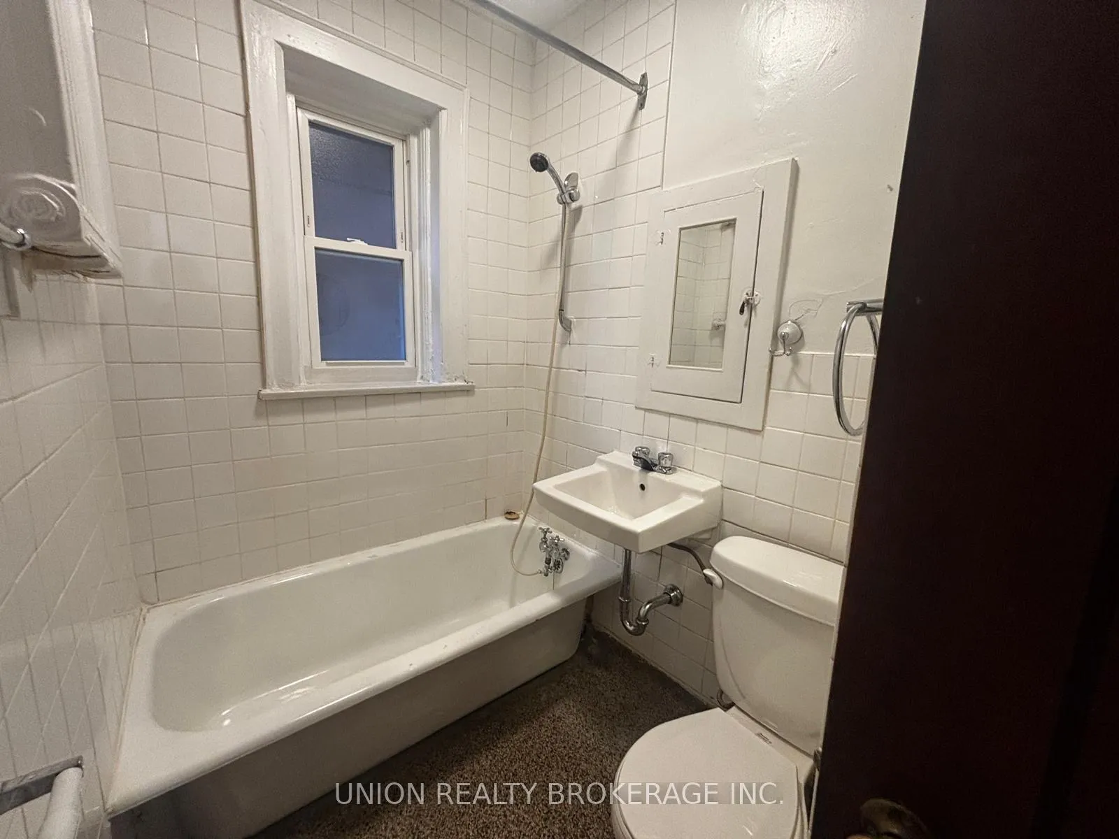 Photo 8 of Unit 202, 2405 Queen Street E, Toronto, The Beaches — HOMEH