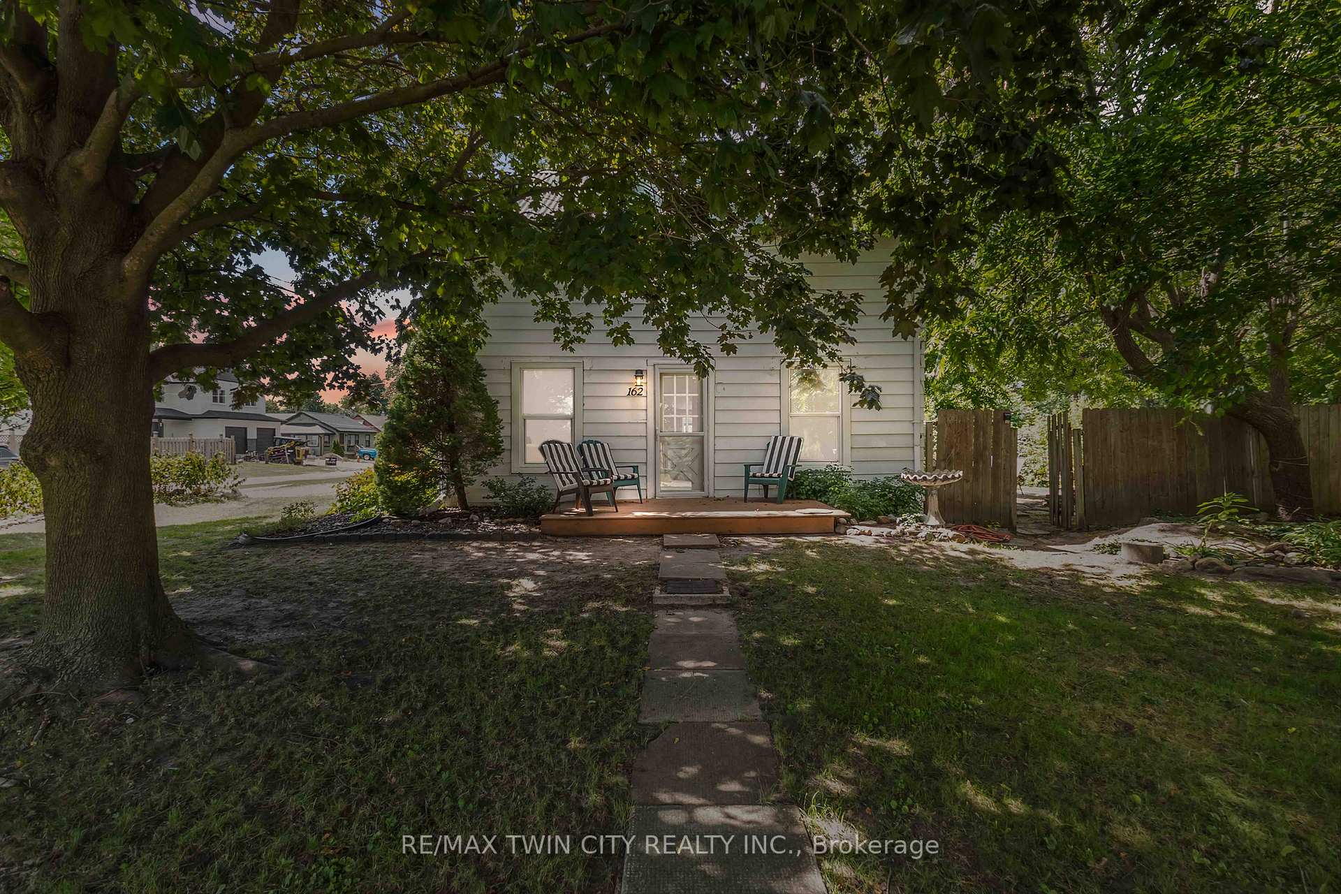 Photo 1 of 162 Adelaide Street, Strathroy-Caradoc, SW — HOMEH