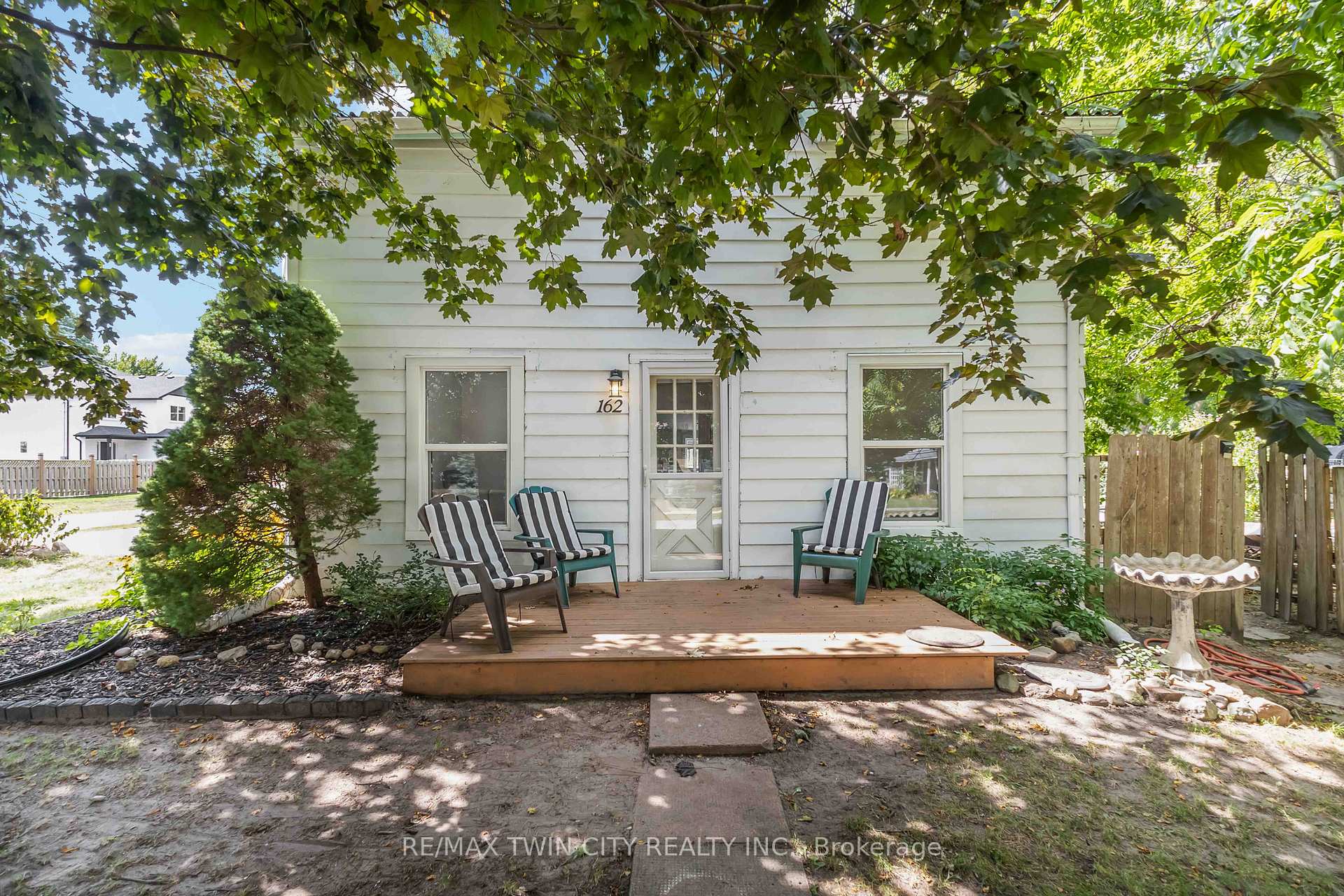 Photo 3 of 162 Adelaide Street, Strathroy-Caradoc, SW — HOMEH