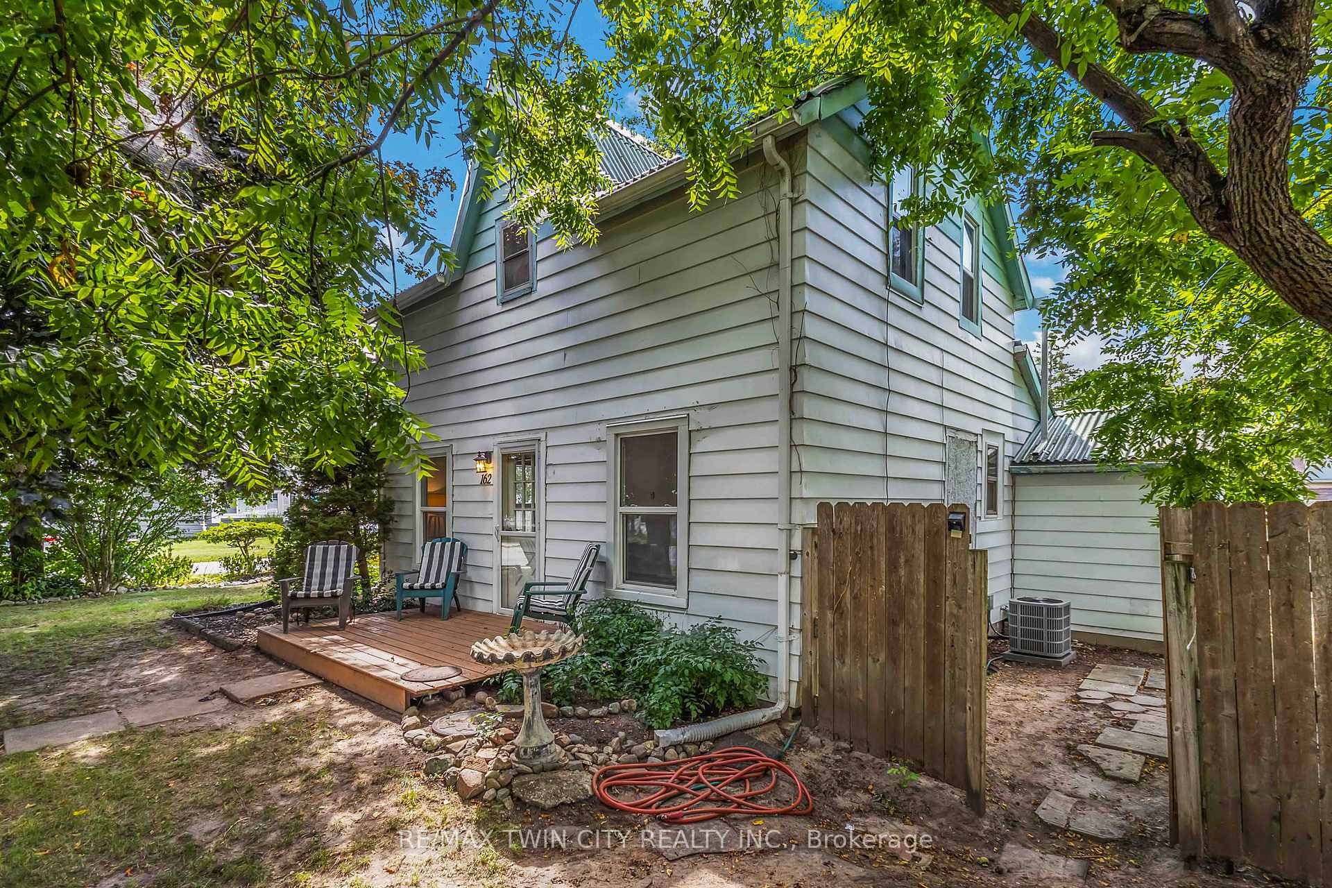 Photo 4 of 162 Adelaide Street, Strathroy-Caradoc, SW — HOMEH