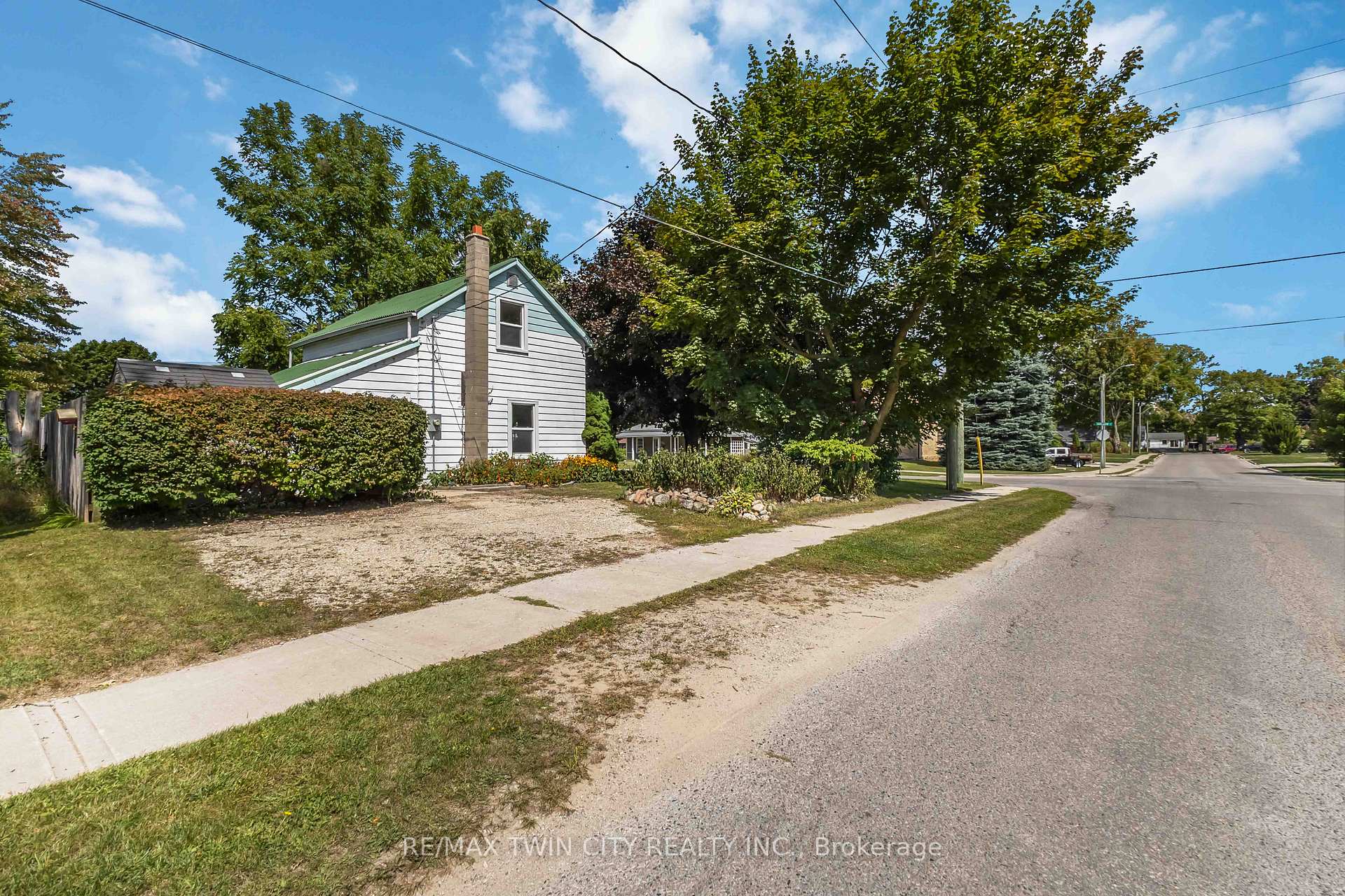 Photo 7 of 162 Adelaide Street, Strathroy-Caradoc, SW — HOMEH