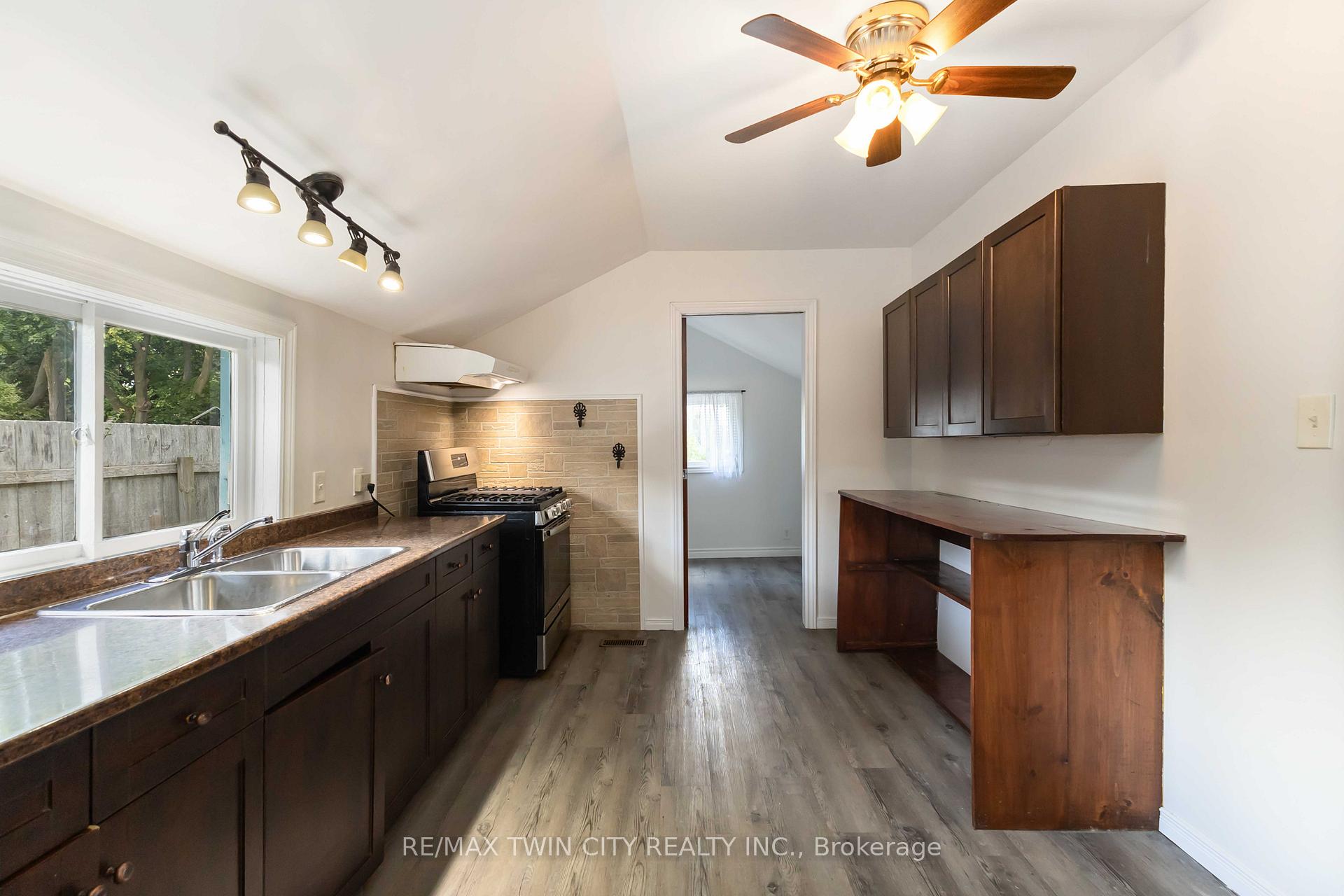 Photo 23 of 162 Adelaide Street, Strathroy-Caradoc, SW — HOMEH